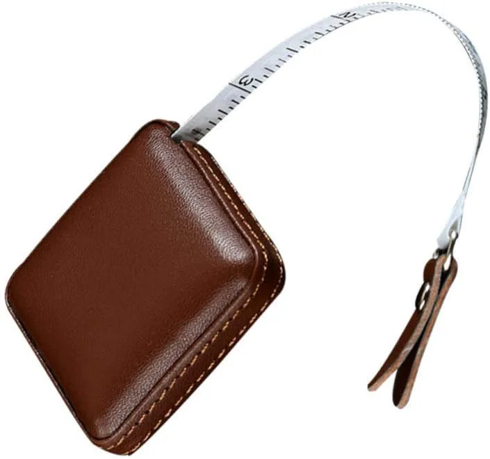 متر خیاطی جمع شونده با روکش چرمی PU، 1 متری / 40 اینچی، نوار اندازه گیری نرم برای خیاطی، دوخت، صنایع دستی، ابزار اندازه گیری پارچه - قهوه ای متر خیاطی جمع شونده با روکش چرمی PU، 1 متری / 40 اینچی، نوار اندازه گیری نرم برای خیاطی، دوخت، صنایع دستی، ابزار اندازه گیری پارچه - قهوه ای