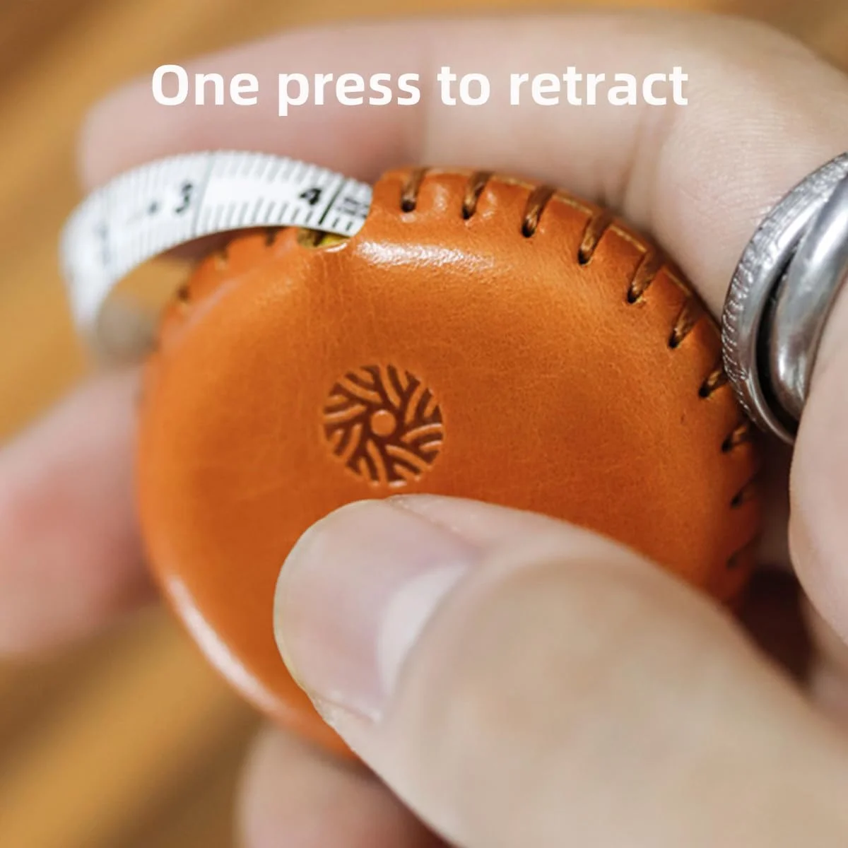 متر خیاطی نرم جمع شونده WUTA، چرم طبیعی، هدیه دست ساز، متر نواری مینی قابل حمل، مناسب خیاطی، کاردستی، پارچه و رژیم (سبز) متر خیاطی نرم جمع شونده WUTA، چرم طبیعی، هدیه دست ساز، متر نواری مینی قابل حمل، مناسب خیاطی، کاردستی، پارچه و رژیم (سبز)