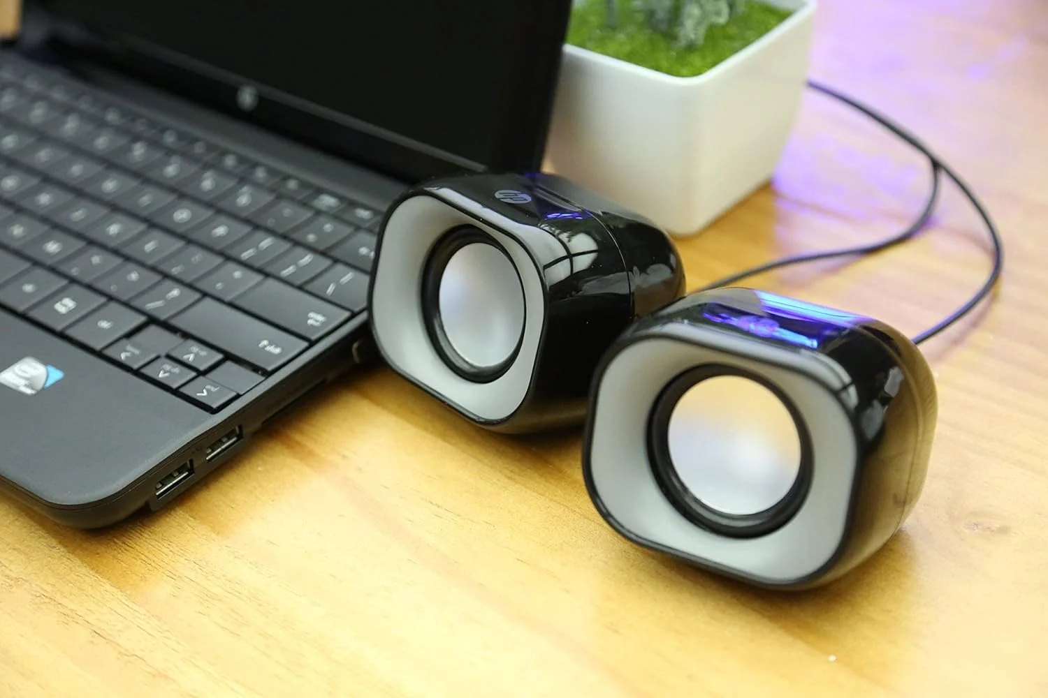 اسپیکر رومیزی کوچک سیم دار USB مدل HP DHS-2111 استریو چند رسانه ای ساب ووفر برای خانه، لپ تاپ و نوت بوک اسپیکر رومیزی کوچک سیم دار USB مدل HP DHS-2111 استریو چند رسانه ای ساب ووفر برای خانه، لپ تاپ و نوت بوک