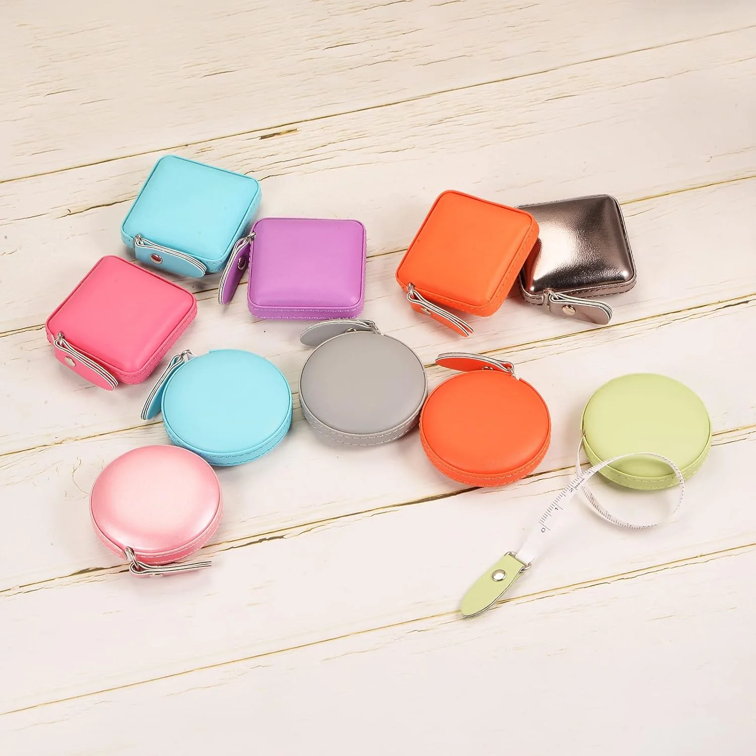 متر خیاطی مربعی جمع شونده سورسینگ مپ 150 سانتی متر / 60 اینچی با جعبه چرمی نرم، متر نواری خیاطی جیبی برای بدن، اندازه گیری خیاطی، صورتی متر خیاطی مربعی جمع شونده سورسینگ مپ 150 سانتی متر / 60 اینچی با جعبه چرمی نرم، متر نواری خیاطی جیبی برای بدن، اندازه گیری خیاطی، صورتی