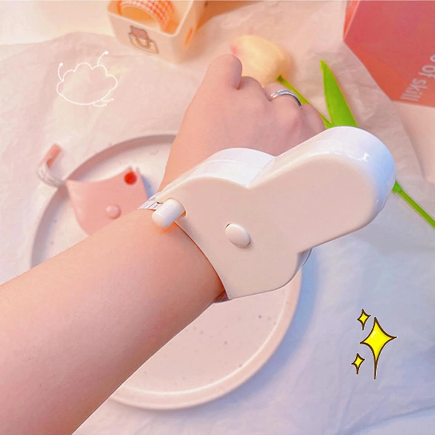 متر خیاطی جمع شونده - متر اندازه گیری دور سینه قابل حمل با دسته - ابزار کوچک اندازه گیری پارچه خیاطی برای اندازه گیری لباس، دور کمر، پرستاری، کاردستی و مسافرت متر خیاطی جمع شونده - متر اندازه گیری دور سینه قابل حمل با دسته - ابزار کوچک اندازه گیری پارچه خیاطی برای اندازه گیری لباس، دور کمر، پرستاری، کاردستی و مسافرت