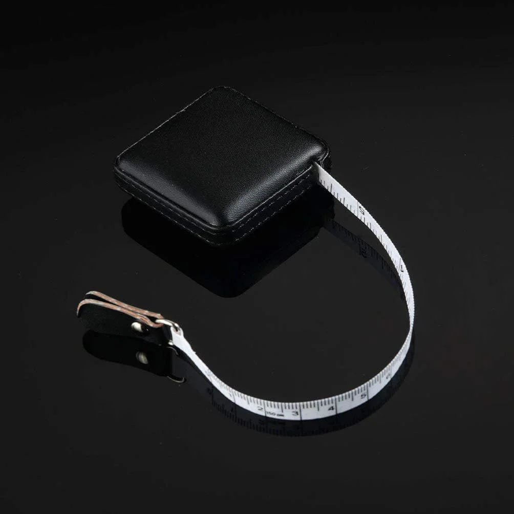 متر خیاطی جمع شونده با روکش چرمی PU، 1 متری / 40 اینچی، نوار اندازه گیری نرم برای خیاطی، دوخت، صنایع دستی، ابزار اندازه گیری پارچه - مشکی متر خیاطی جمع شونده با روکش چرمی PU، 1 متری / 40 اینچی، نوار اندازه گیری نرم برای خیاطی، دوخت، صنایع دستی، ابزار اندازه گیری پارچه - مشکی