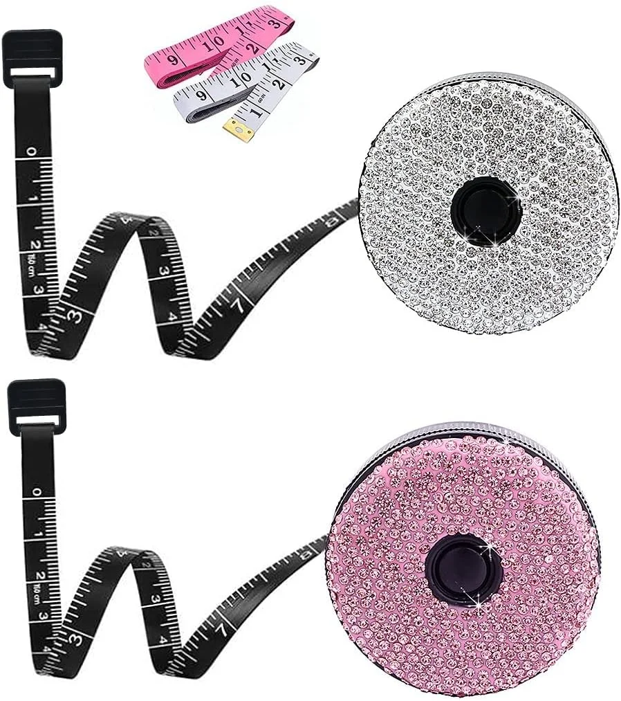 متر خیاطی نرم و نگین دار MAKINGTEC، متر نواری اینچی، دکمه فشاری برای جمع شدن، مناسب خیاطی، اندازه گیری دور کمر، مینی دو طرفه 60 اینچ / 150 سانتی متر (سفید/صورتی) متر خیاطی نرم و نگین دار MAKINGTEC، متر نواری اینچی، دکمه فشاری برای جمع شدن، مناسب خیاطی، اندازه گیری دور کمر، مینی دو طرفه 60 اینچ / 150 سانتی متر (سفید/صورتی)