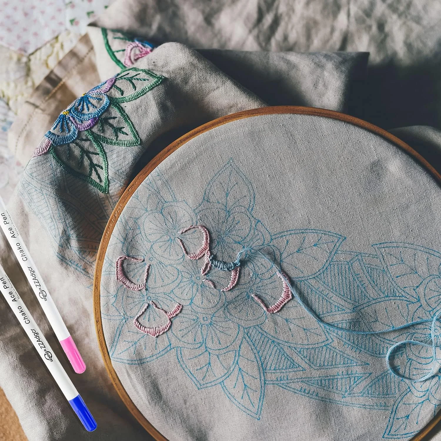 قلم های نشانگر پارچه، 6 رنگ قلم های علامت گذاری پاک شدنی محلول در آب، 1 عدد ابزار اندازه گیری خیاطی، 1 عدد متر نواری نرم، برای قلم جوهر ناپدید شونده خیاطی، نشانگرهای پارچه خیاطی و ابزارهای ردیابی قلم های نشانگر پارچه، 6 رنگ قلم های علامت گذاری پاک شدنی محلول در آب، 1 عدد ابزار اندازه گیری خیاطی، 1 عدد متر نواری نرم، برای قلم جوهر ناپدید شونده خیاطی، نشانگرهای پارچه خیاطی و ابزارهای ردیابی