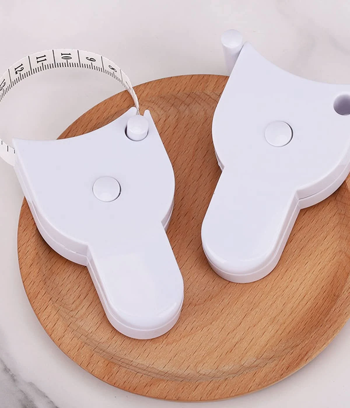 متر خیاطی اتوماتیک تلسکوپی LICHUANUK، 150 سانتی متری، متر نواری نرم، مقیاس دو طرفه (سفید) متر خیاطی اتوماتیک تلسکوپی LICHUANUK، 150 سانتی متری، متر نواری نرم، مقیاس دو طرفه (سفید)