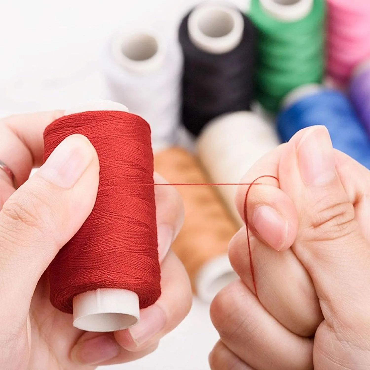 جعبه خیاطی مسافرتی JMZLLRX با 126 لوازم خیاطی، جعبه خیاطی تجهیزات اولیه با ماسوره نخ سوزن خیاطی قیچی انگشتانه متر نواری برای مسافران، بزرگسالان، کودکان، مبتدیان، DIY و جعبه خیاطی مسافرتی JMZLLRX با 126 لوازم خیاطی، جعبه خیاطی تجهیزات اولیه با ماسوره نخ سوزن خیاطی قیچی انگشتانه متر نواری برای مسافران، بزرگسالان، کودکان، مبتدیان، DIY و