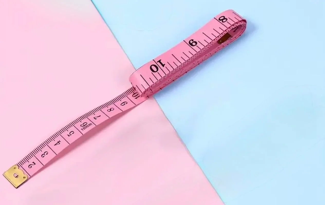 متر نواری جمع شونده بدن - 150 سانتی متر / 60 اینچ برای تناسب اندام، کاهش وزن، خیاطی - صورتی متر نواری جمع شونده بدن - 150 سانتی متر / 60 اینچ برای تناسب اندام، کاهش وزن، خیاطی - صورتی