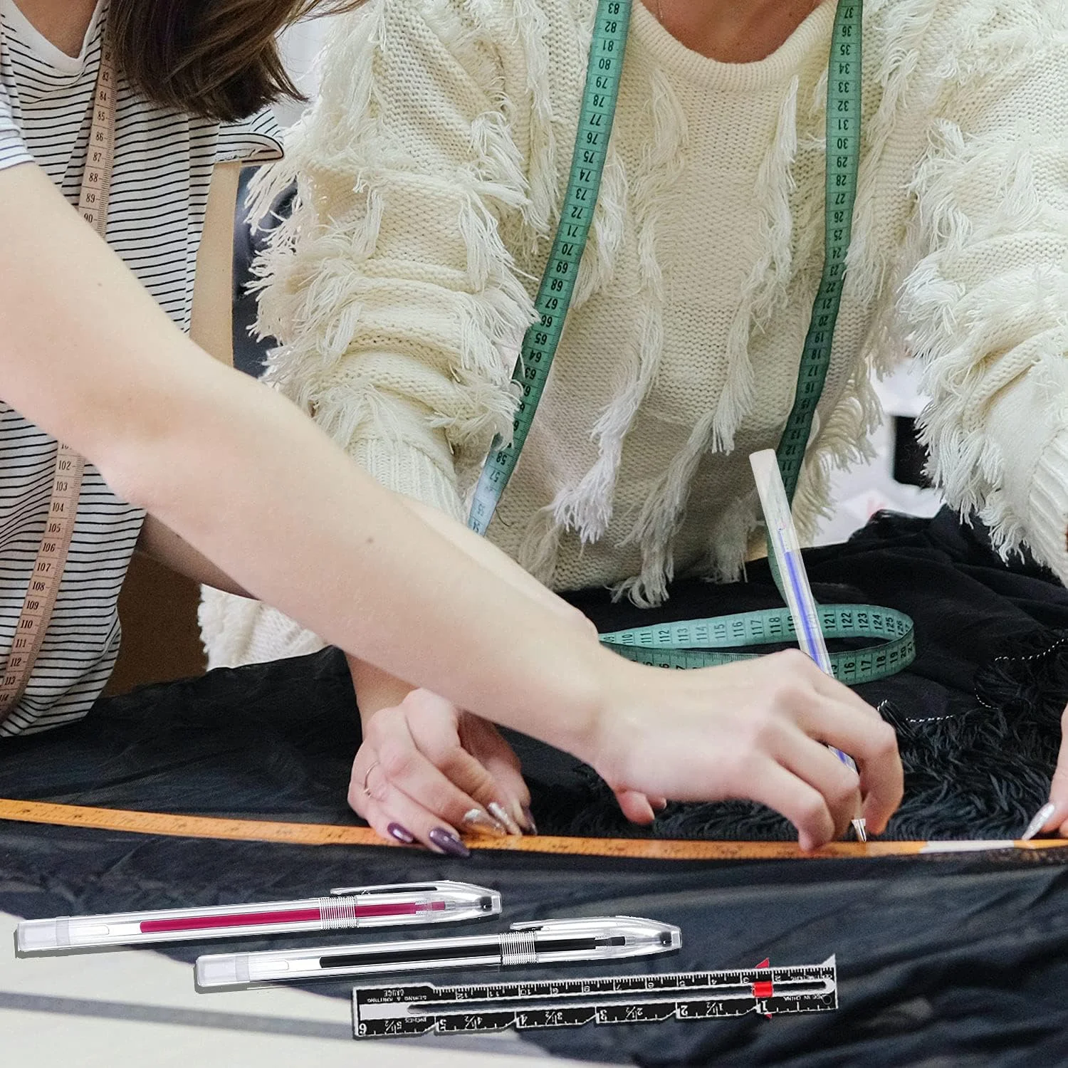 خودکارهای حرارتی پاک شونده علامت گذاری پارچه 4 رنگ با 16 عدد نوک یدک، 1 عدد ابزار اندازه گیری خیاطی و 1 عدد متر نواری نرم، برای خیاطی، لحاف دوزی، ابزار نشانگر پارچه خیاطی چند رنگ خودکارهای حرارتی پاک شونده علامت گذاری پارچه 4 رنگ با 16 عدد نوک یدک، 1 عدد ابزار اندازه گیری خیاطی و 1 عدد متر نواری نرم، برای خیاطی، لحاف دوزی، ابزار نشانگر پارچه خیاطی چند رنگ