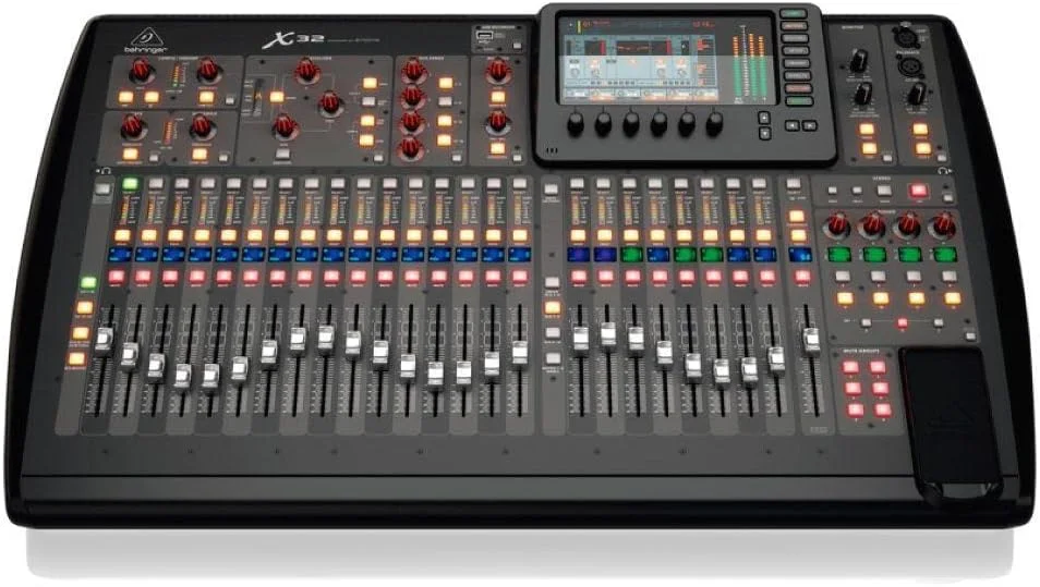 میکسر دیجیتال Behringer X32 با 40 ورودی، 25 باس، 32 پری امپ میداس قابل برنامه ریزی، 25 فیدر موتوری، LCD کانال، رابط صوتی 32 کاناله و iPad/iPhone