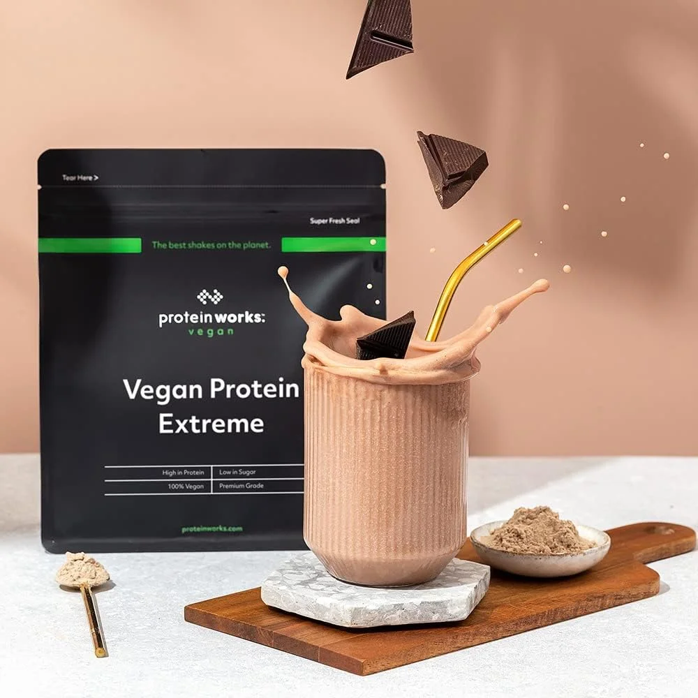 THE PROTEIN WORKS - Vegan Extreme | ترکیب ویتامین افزوده | پودر وگان | شیک گیاهی | 57 سروینگ | ابریشم شکلاتی | 2 کیلوگرم THE PROTEIN WORKS - Vegan Extreme | ترکیب ویتامین افزوده | پودر وگان | شیک گیاهی | 57 سروینگ | ابریشم شکلاتی | 2 کیلوگرم