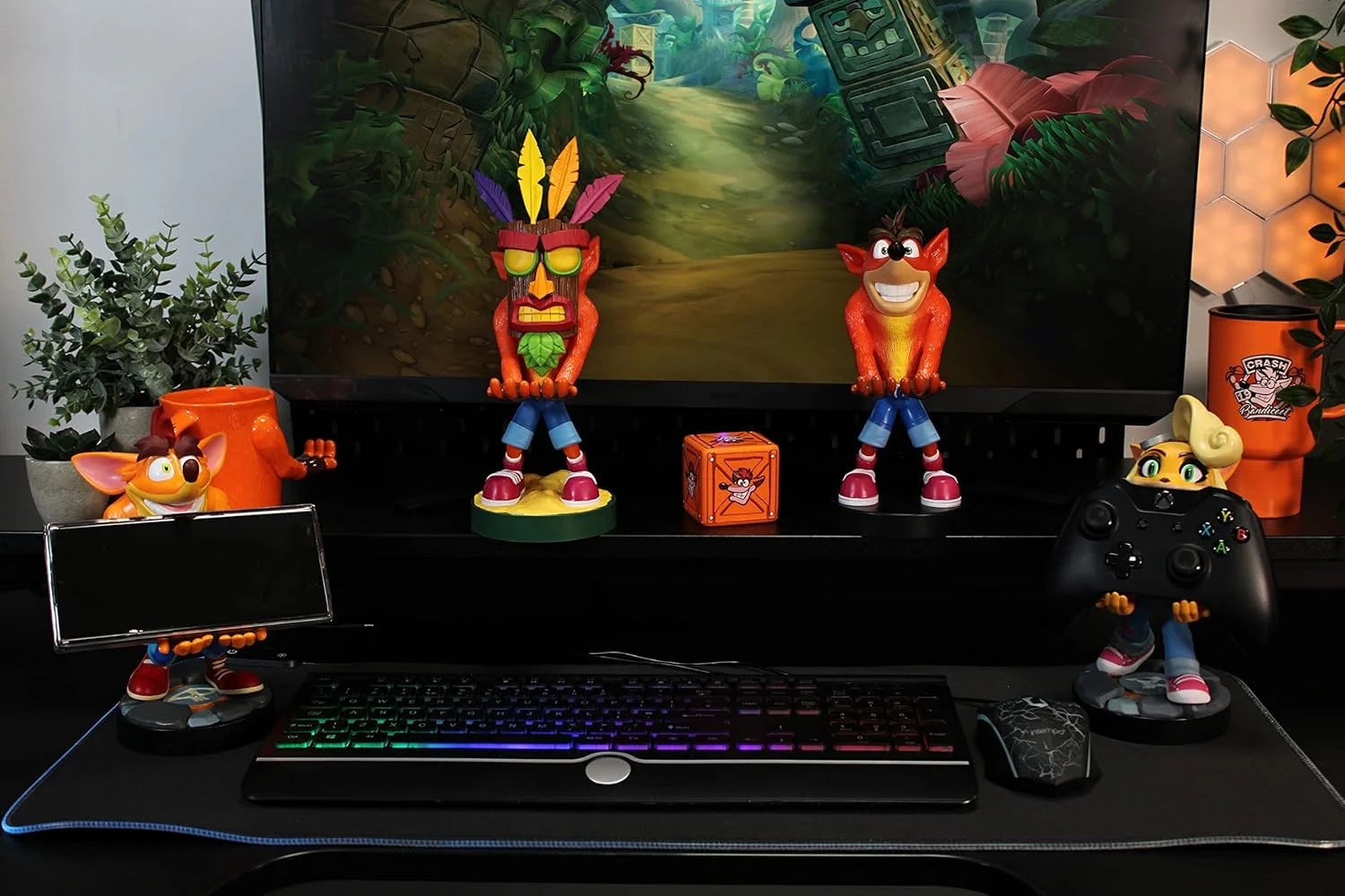 پایه نگهدارنده کنترلر و استند گوشی Cableguys Crash Bandicoot 4 - لوازم جانبی گیمینگ برای چیدمان اتاق و میز، سازگار با Xbox، PlayStation و اکثر کنترلرهای بازی استاندارد