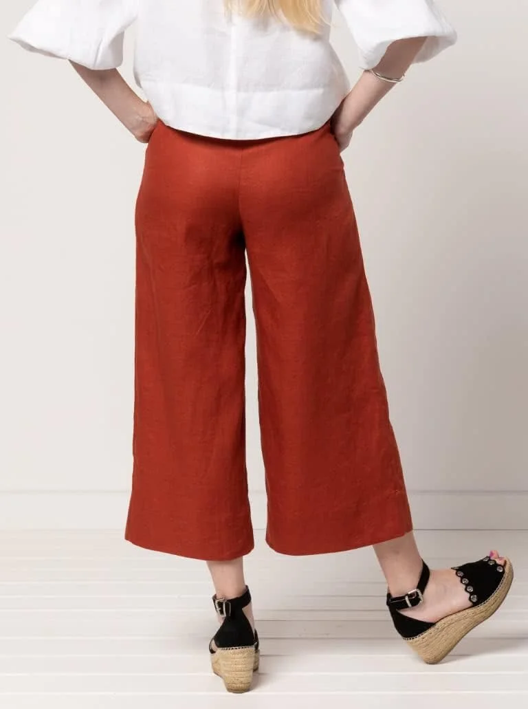 الگوی خیاطی Style Arc - شلوار بافته شده میلان (سایز 18-30) الگوی خیاطی Style Arc - شلوار بافته شده میلان (سایز 18-30)