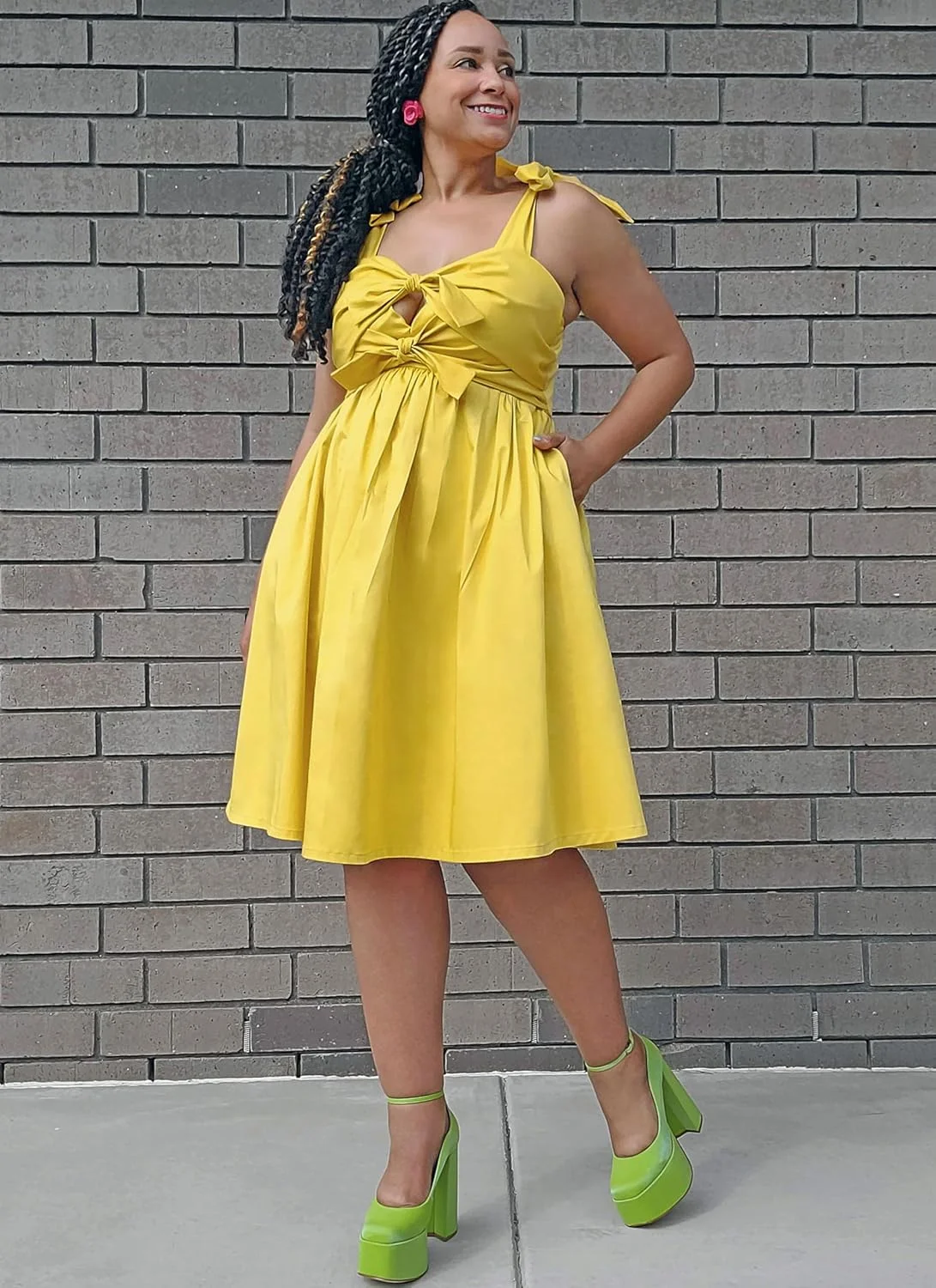 الگوی خیاطی لباس و جامپسوت زنانه مدل گرهای جلو Know Me ME2116Y5 از Keechii B Style، کد طراحی ME2116، سایزهای 18-20-22-24-26 الگوی خیاطی لباس و جامپسوت زنانه مدل گرهای جلو Know Me ME2116Y5 از Keechii B Style، کد طراحی ME2116، سایزهای 18-20-22-24-26
