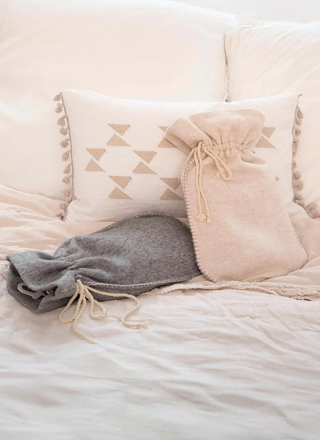 الگوی خیاطی جلد کیسه آب گرم، دمپایی خزدار و مسدود کننده درزگیر بوردا استایل X05676BURDA، کد طراحی B5676، سایز آزاد الگوی خیاطی جلد کیسه آب گرم، دمپایی خزدار و مسدود کننده درزگیر بوردا استایل X05676BURDA، کد طراحی B5676، سایز آزاد