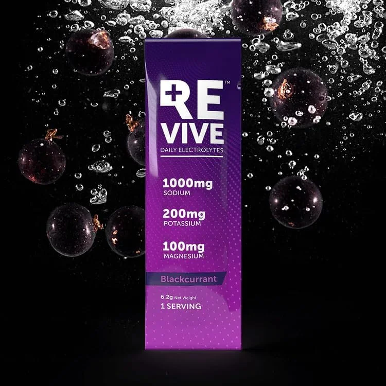 الکترولیت روزانه REVIVE با طعم بلک کارنت، بسته 30 عددی
