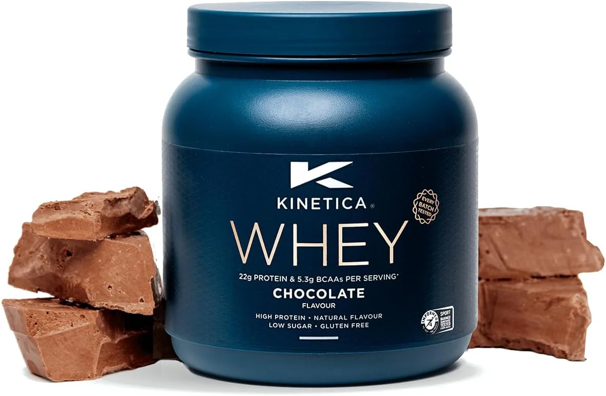 پودر پروتئین وی ورزشی Kinetica - طعم شکلات | 22 گرم پروتئین در هر وعده، 10 وعده در هر بسته 300 گرمی | مکمل بدون گلوتن | بهینه برای رشد و ریکاوری عضلات | به خوبی با آب و شیر مخلوط می شود پودر پروتئین وی ورزشی Kinetica - طعم شکلات | 22 گرم پروتئین در هر وعده، 10 وعده در هر بسته 300 گرمی | مکمل بدون گلوتن | بهینه برای رشد و ریکاوری عضلات | به خوبی با آب و شیر مخلوط می شود
