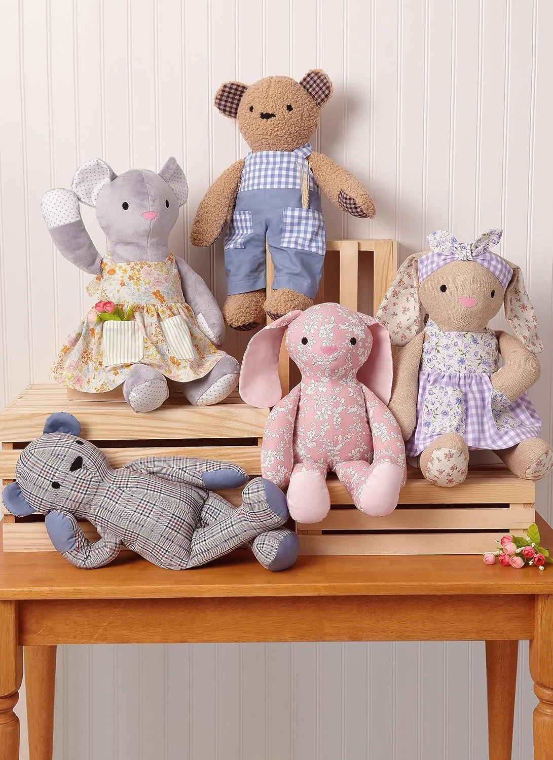 الگوی خیاطی McCall's M8422OS خرس، خرگوش و موش پولیشی با لباس و هدبند سایز OS (تک سایز) الگوی خیاطی McCall's M8422OS خرس، خرگوش و موش پولیشی با لباس و هدبند سایز OS (تک سایز)