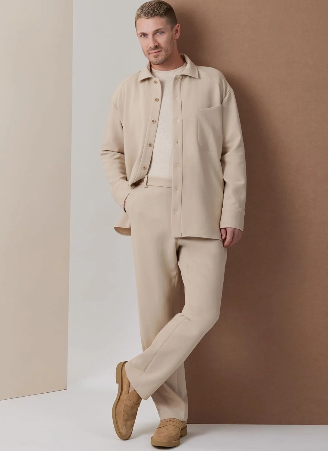 الگوی خیاطی مردانه Vogue V2142BB، پیراهن آستین افتاده با تن خور راحت و شلوار راسته، کد طراحی V2142، سایزهای 44-46-48-50-52