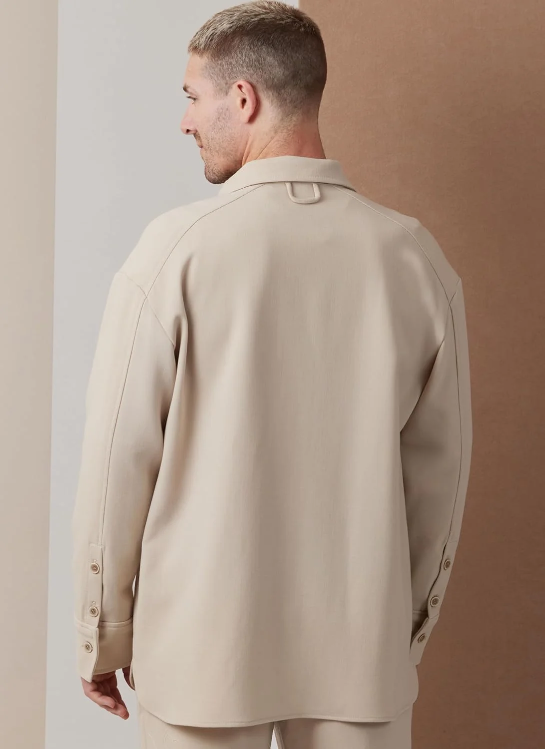 الگوی خیاطی مردانه Vogue V2142BB، پیراهن آستین افتاده با تن خور راحت و شلوار راسته، کد طراحی V2142، سایزهای 44-46-48-50-52