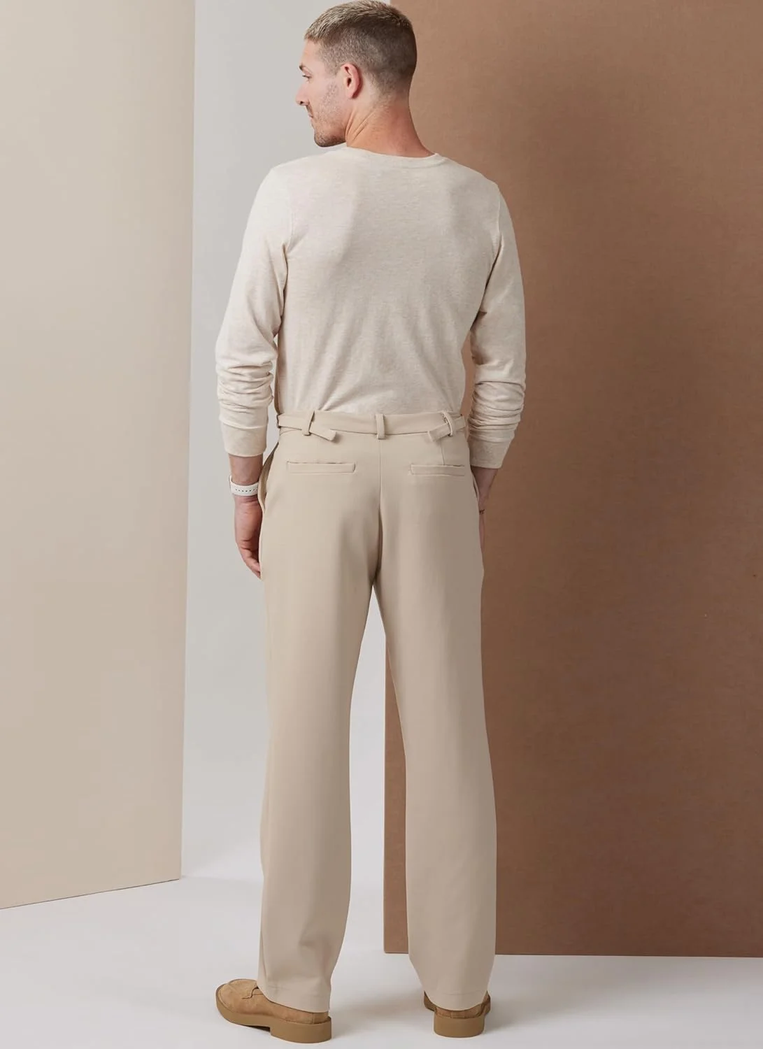 الگوی خیاطی مردانه Vogue V2142BB، پیراهن آستین افتاده با تن خور راحت و شلوار راسته، کد طراحی V2142، سایزهای 44-46-48-50-52