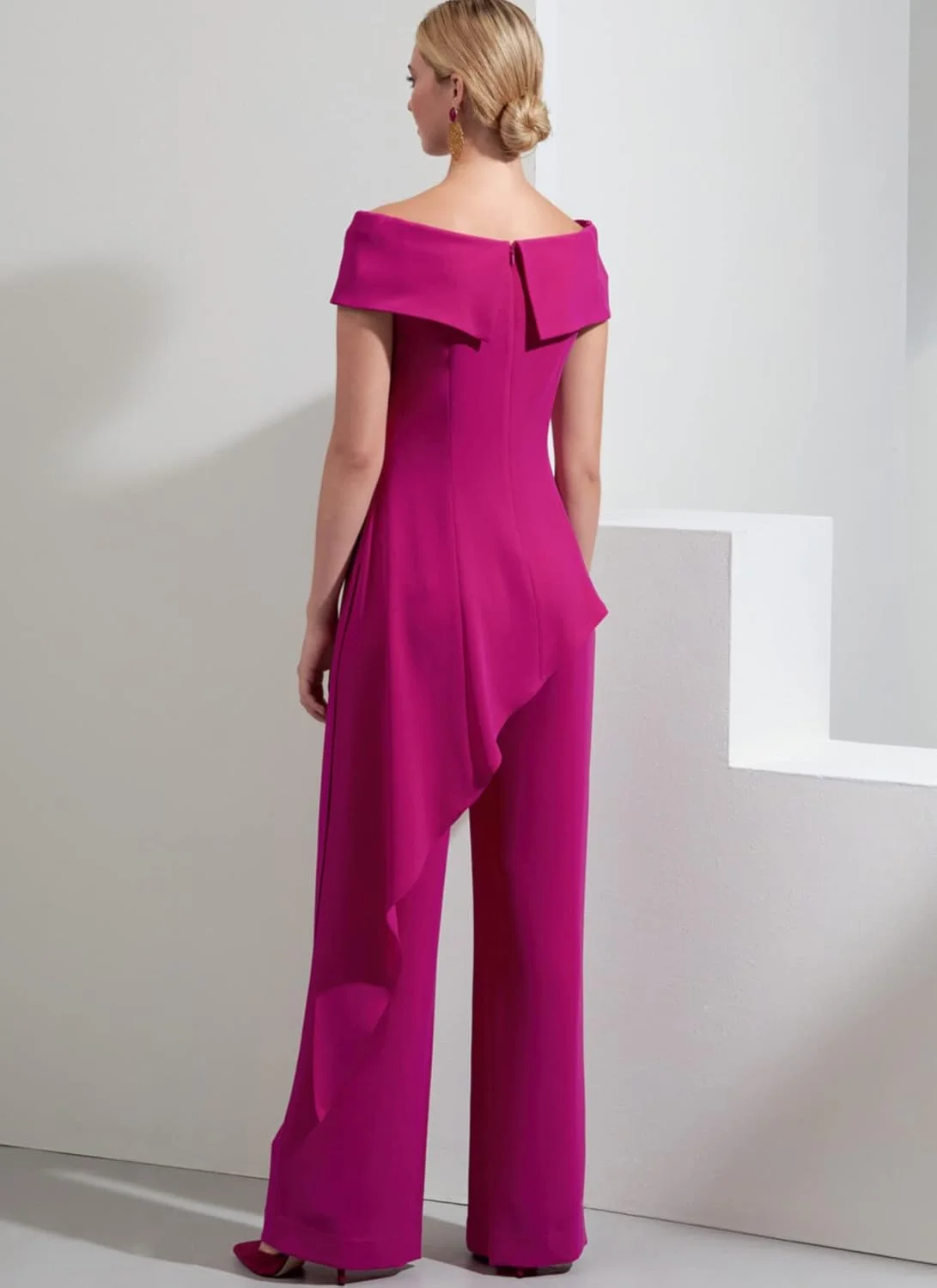 الگوهای Vogue V1869F5 لباس ورزشی زنانه F5 (16-18-20-22-24)