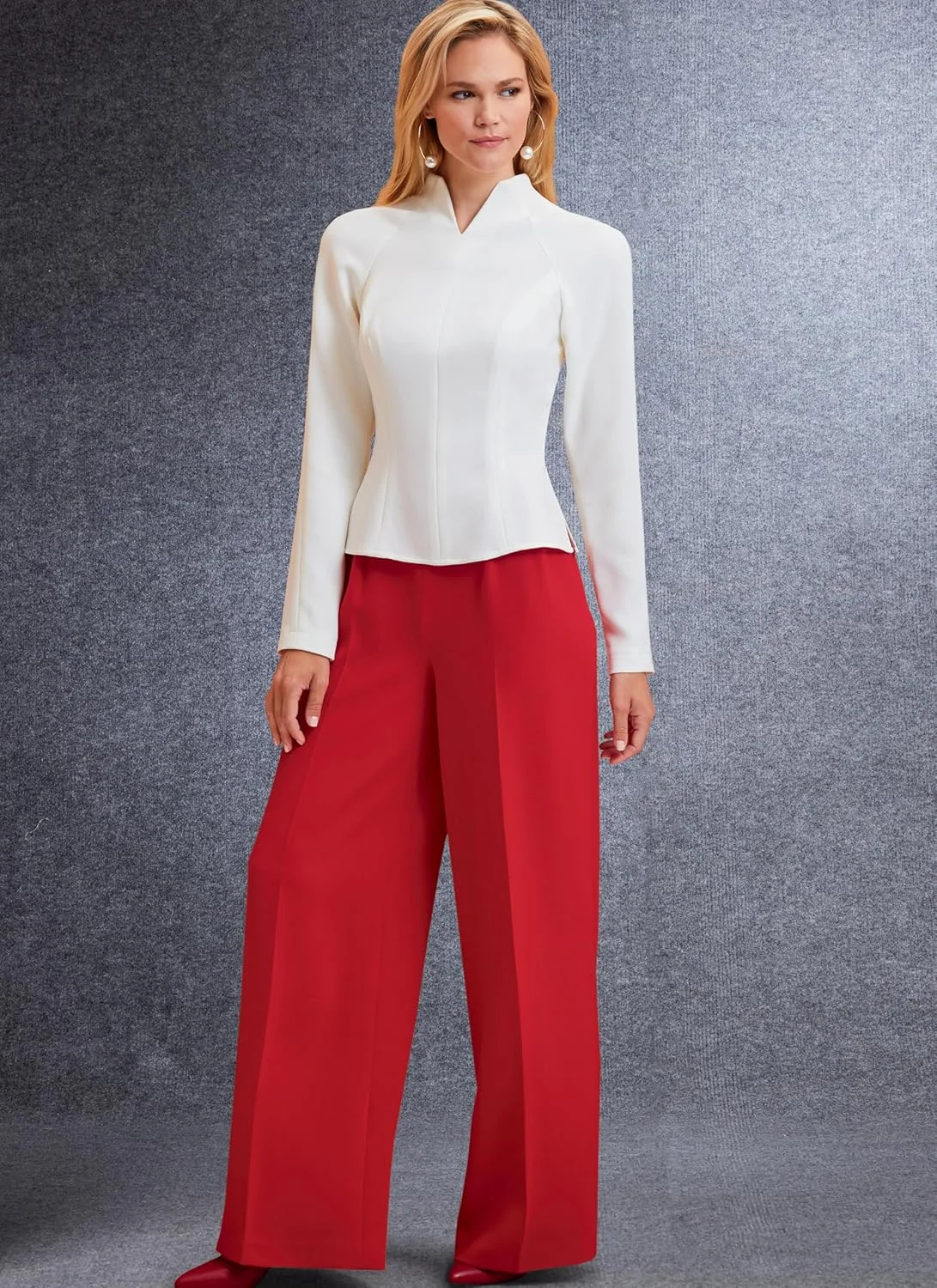 الگوهای Vogue V1741A5 لباس ورزشی زنانه، سفید، A5 (6-8-10-12-14)