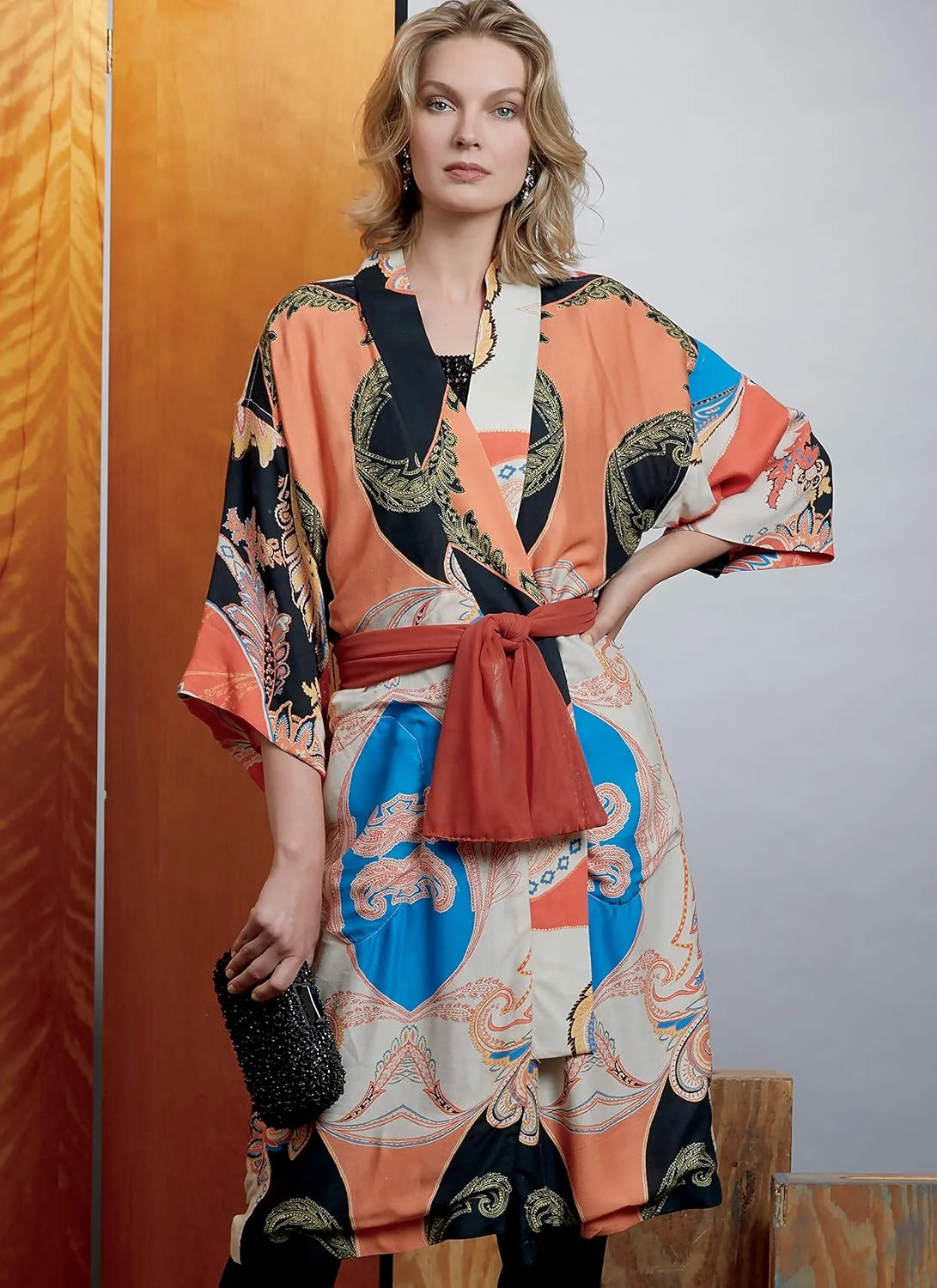 الگوهای Vogue V1610A: الگوی آسان دوخت کمربند و کیمونوی زنانه