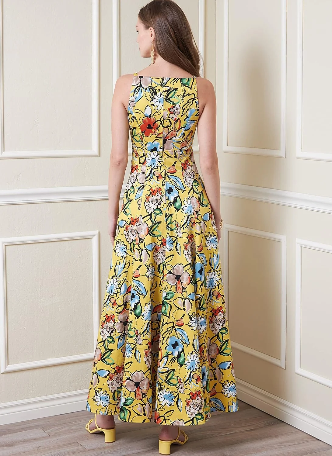 الگوهای خیاطی ووگ، لباس زنانه چند رنگ، 2 تکه الگوهای خیاطی ووگ، لباس زنانه چند رنگ، 2 تکه