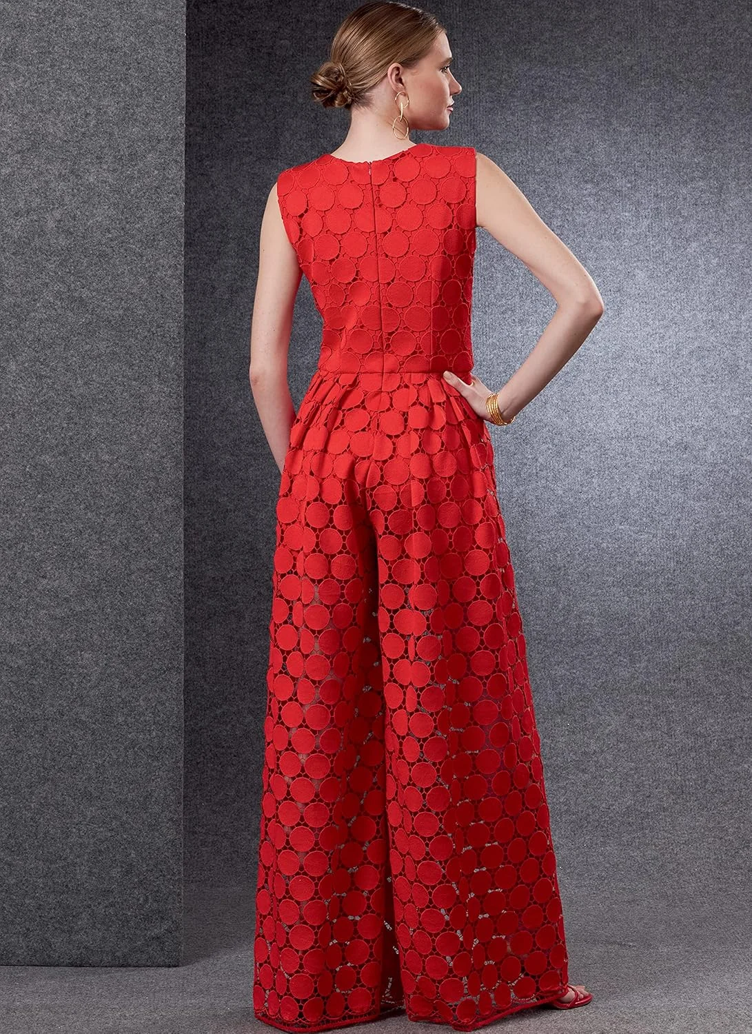 الگوهای Vogue، لباس سرهمی زنانه سایز کوچک، کیت خیاطی کد V1806، سایزهای 8-16، چند رنگ الگوهای Vogue، لباس سرهمی زنانه سایز کوچک، کیت خیاطی کد V1806، سایزهای 8-16، چند رنگ