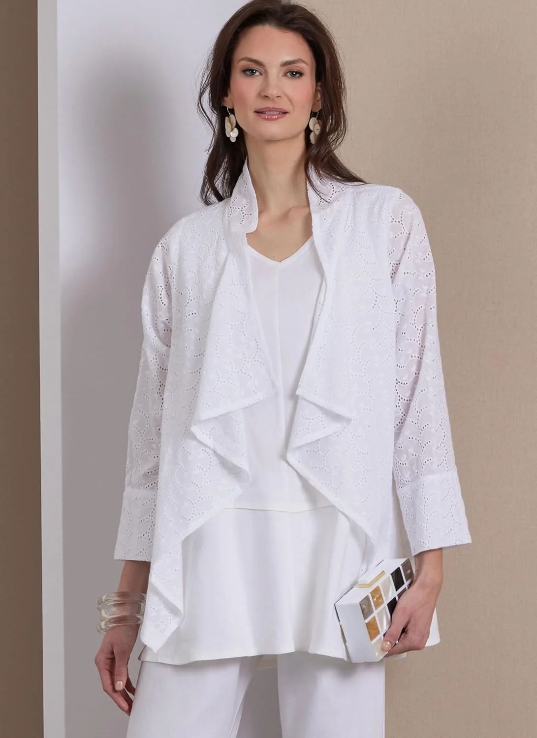 الگوهای Vogue بسته خیاطی کت، تونیک و شلوار گشاد زنانه توسط مارسی تیلتون، کد طراحی V1959، سایزهای 18-20-22-24-26 الگوهای Vogue بسته خیاطی کت، تونیک و شلوار گشاد زنانه توسط مارسی تیلتون، کد طراحی V1959، سایزهای 18-20-22-24-26