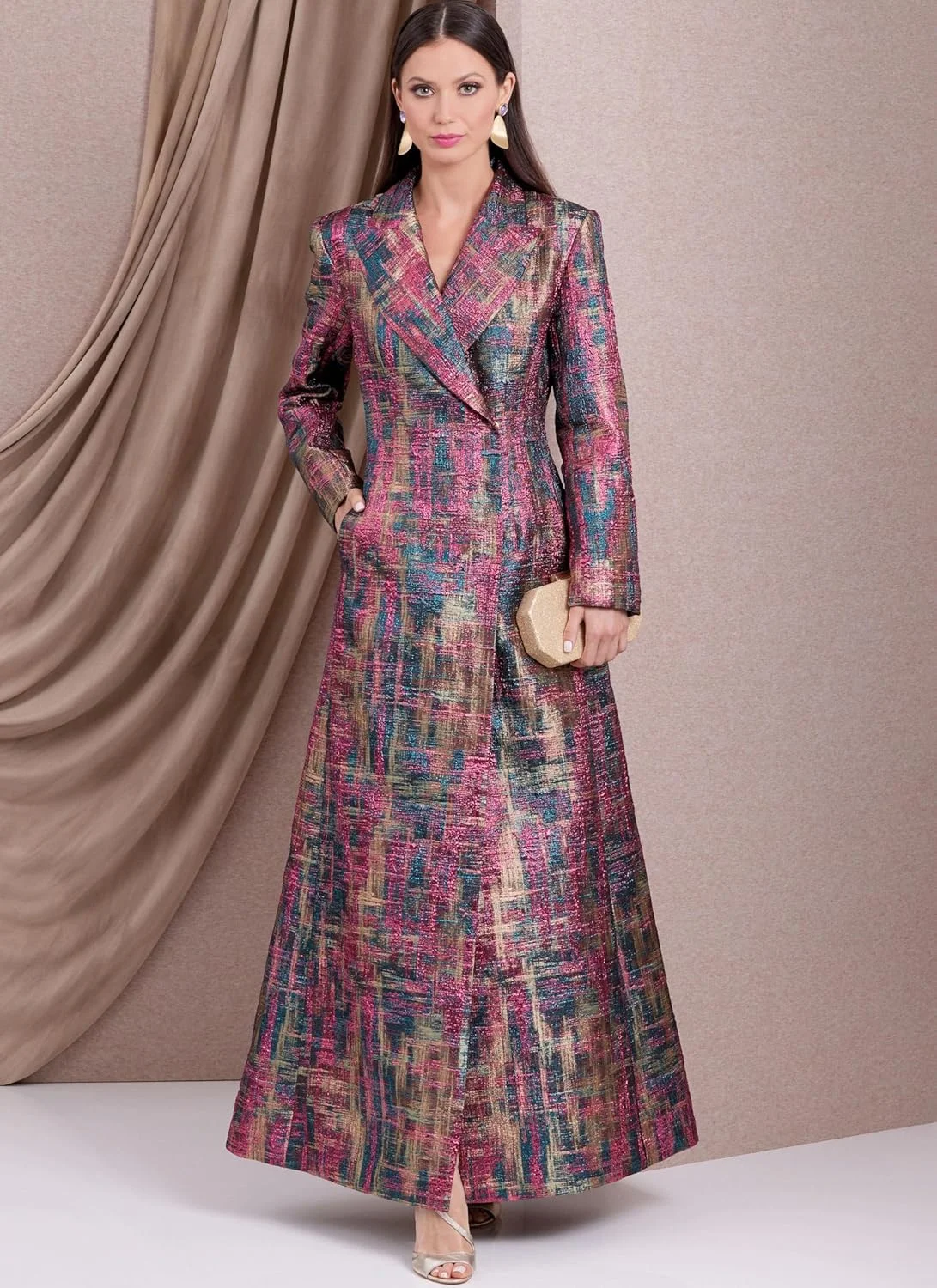 الگوهای خیاطی ووگ، بسته دوخت پالتو زنانه آستر دار، سایزهای 8-10-12-14-16، چند رنگ الگوهای خیاطی ووگ، بسته دوخت پالتو زنانه آستر دار، سایزهای 8-10-12-14-16، چند رنگ