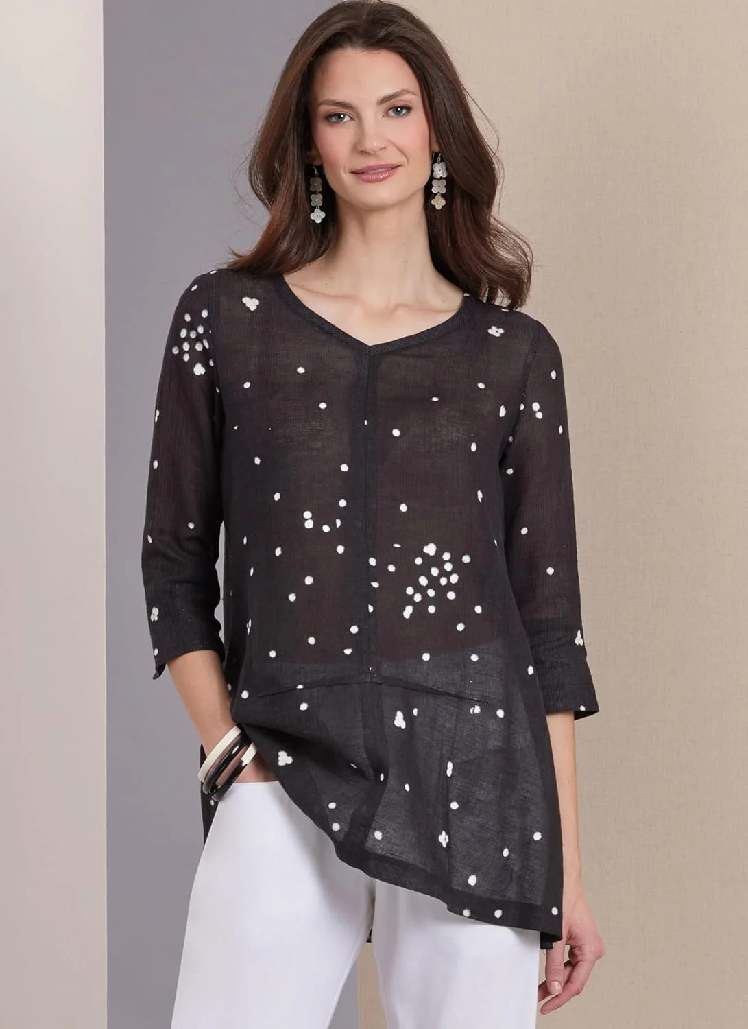 الگوهای Vogue بسته خیاطی کت، تونیک و شلوار گشاد زنانه توسط مارسی تیلتون، کد طراحی V1959، سایزهای 18-20-22-24-26 الگوهای Vogue بسته خیاطی کت، تونیک و شلوار گشاد زنانه توسط مارسی تیلتون، کد طراحی V1959، سایزهای 18-20-22-24-26