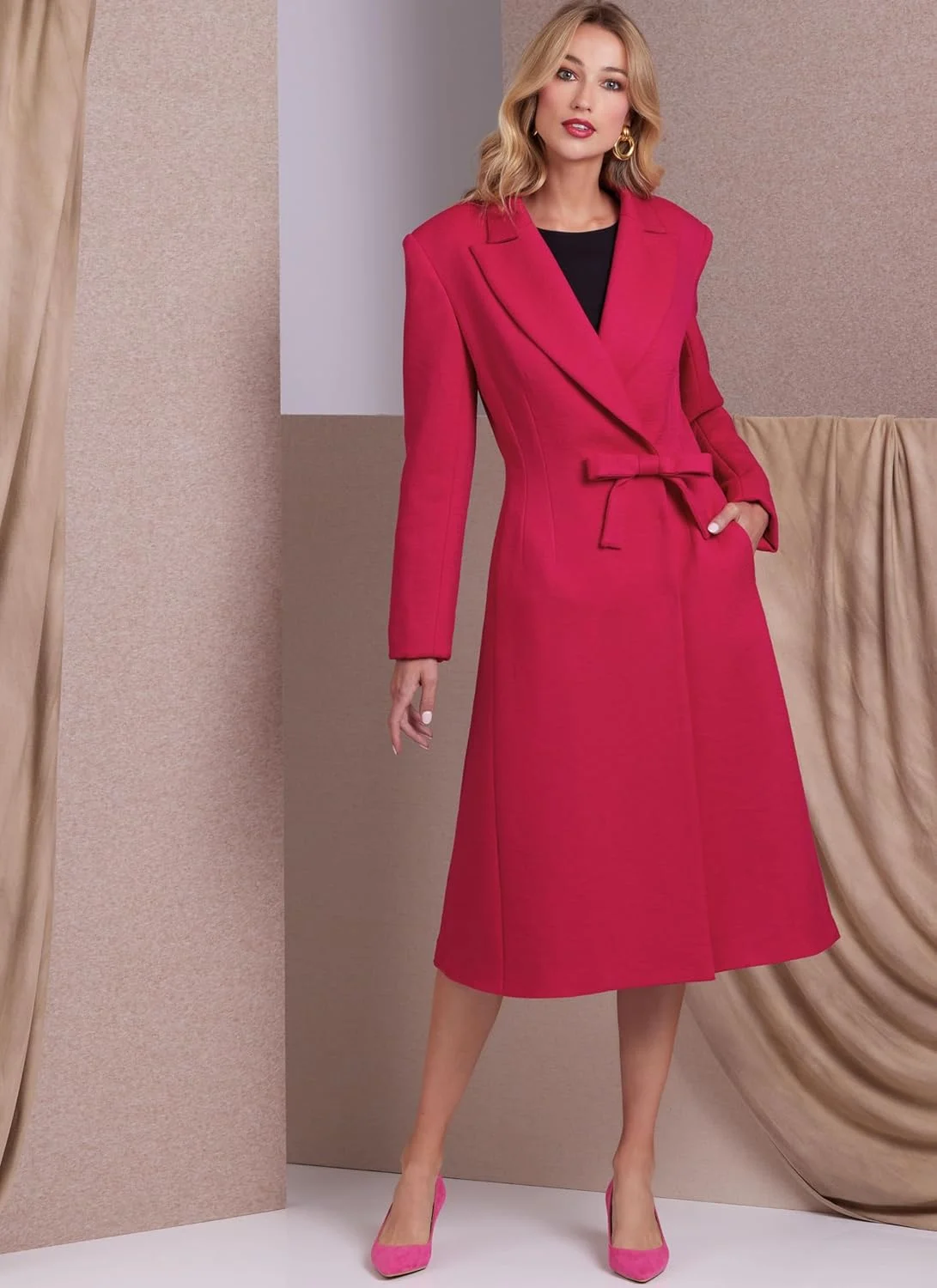 الگوهای خیاطی ووگ، بسته دوخت پالتو زنانه آستر دار، سایزهای 8-10-12-14-16، چند رنگ الگوهای خیاطی ووگ، بسته دوخت پالتو زنانه آستر دار، سایزهای 8-10-12-14-16، چند رنگ