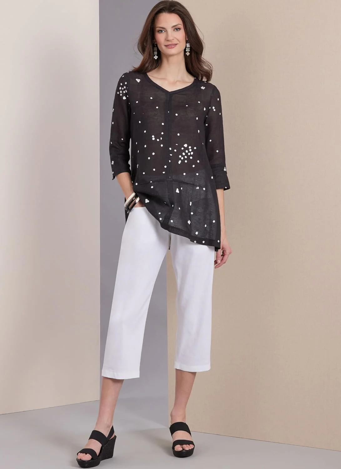 الگوهای Vogue بسته خیاطی کت، تونیک و شلوار گشاد زنانه توسط مارسی تیلتون، کد طراحی V1959، سایزهای 18-20-22-24-26 الگوهای Vogue بسته خیاطی کت، تونیک و شلوار گشاد زنانه توسط مارسی تیلتون، کد طراحی V1959، سایزهای 18-20-22-24-26