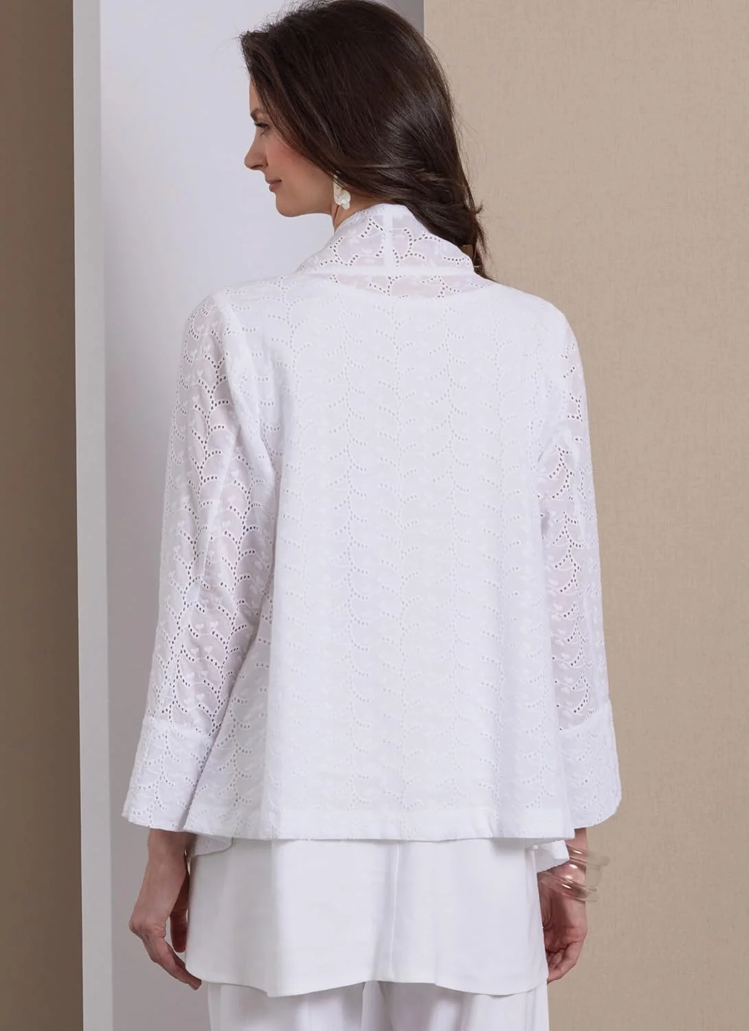 الگوهای Vogue بسته خیاطی کت، تونیک و شلوار گشاد زنانه توسط مارسی تیلتون، کد طراحی V1959، سایزهای 18-20-22-24-26 الگوهای Vogue بسته خیاطی کت، تونیک و شلوار گشاد زنانه توسط مارسی تیلتون، کد طراحی V1959، سایزهای 18-20-22-24-26