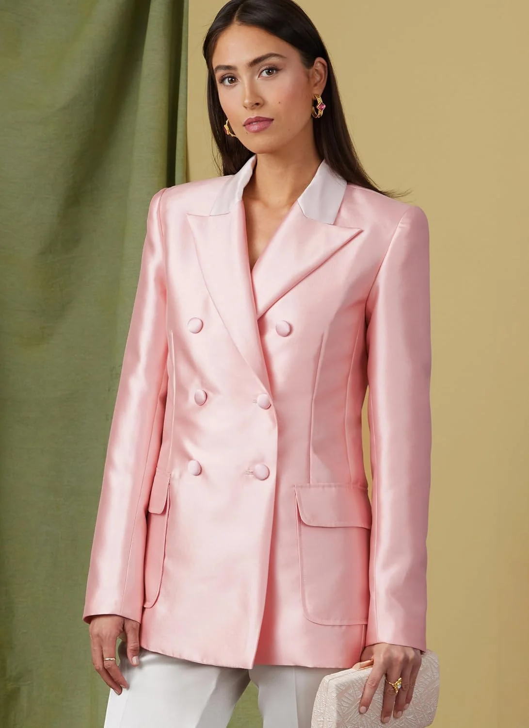 الگوهای Vogue - کیت دوخت ژاکت دکمه دوبل زنانه، کد طراحی V1927، سایزهای 18-20-22-24-26 الگوهای Vogue - کیت دوخت ژاکت دکمه دوبل زنانه، کد طراحی V1927، سایزهای 18-20-22-24-26