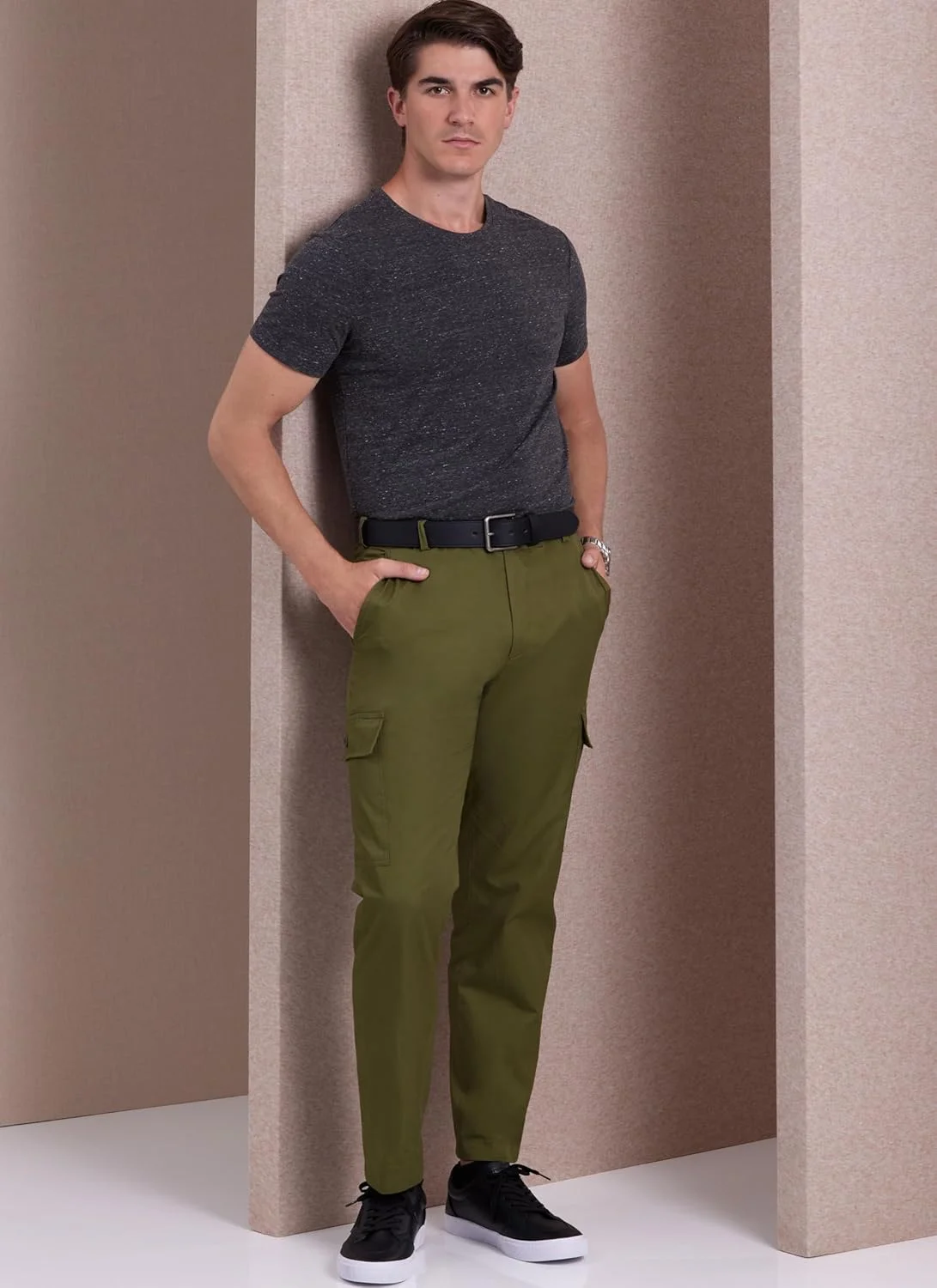 الگوهای خیاطی مردانه Vogue، شلوار اسلیم فیت دم پا باریک، سایزهای 44-46-48-50-52، چند رنگ