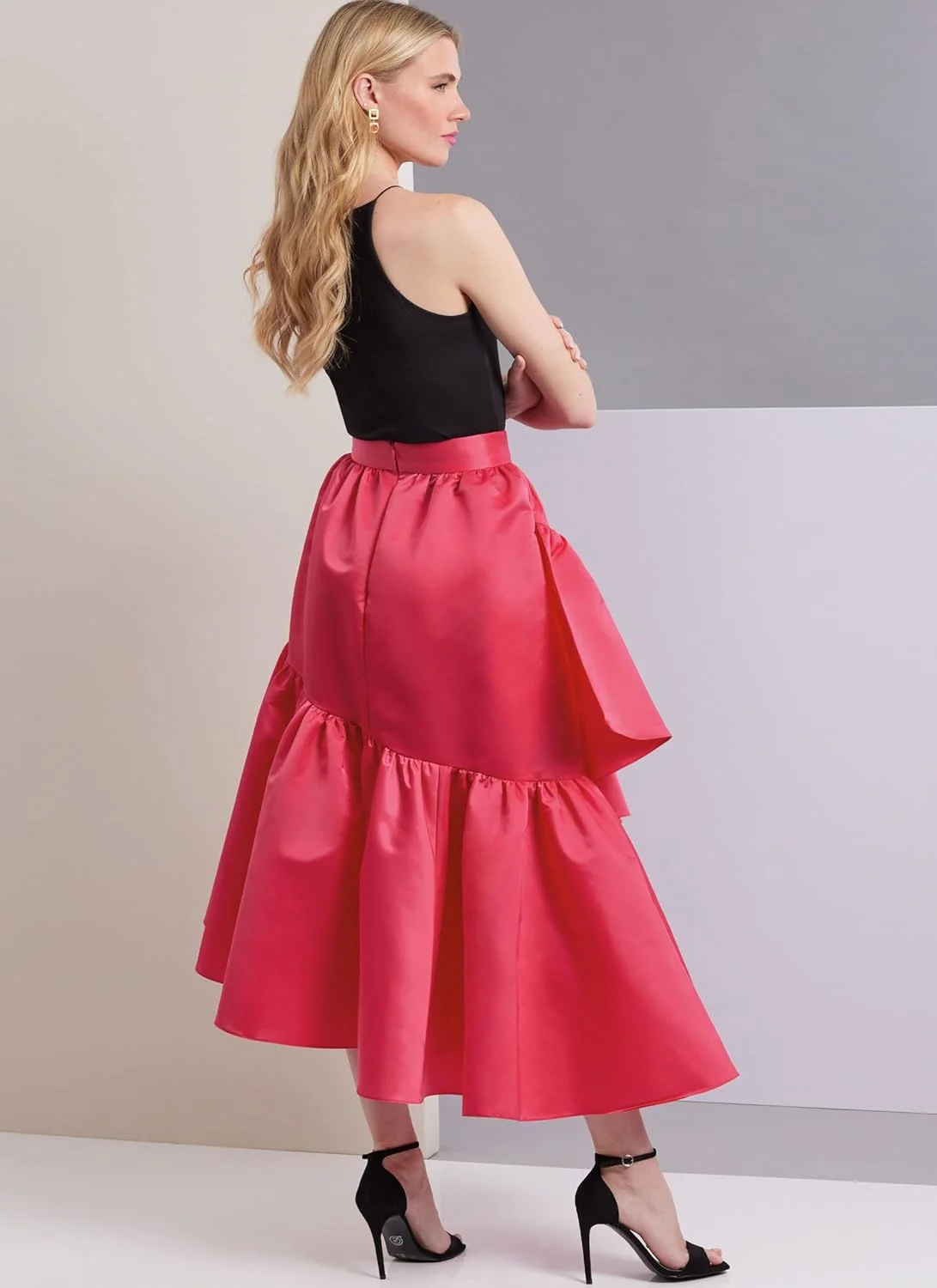 الگوهای Vogue بسته خیاطی دامن های چین دار نامتقارن زنانه، کد طراحی V1957، سایزهای 8-10-12-14-16، چند رنگ الگوهای Vogue بسته خیاطی دامن های چین دار نامتقارن زنانه، کد طراحی V1957، سایزهای 8-10-12-14-16، چند رنگ