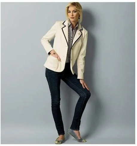 الگوهای Butterick B5926 سایز B5 8-10 - 12-14 - 16 مخصوص کت زنانه و دخترانه، سفید الگوهای Butterick B5926 سایز B5 8-10 - 12-14 - 16 مخصوص کت زنانه و دخترانه، سفید