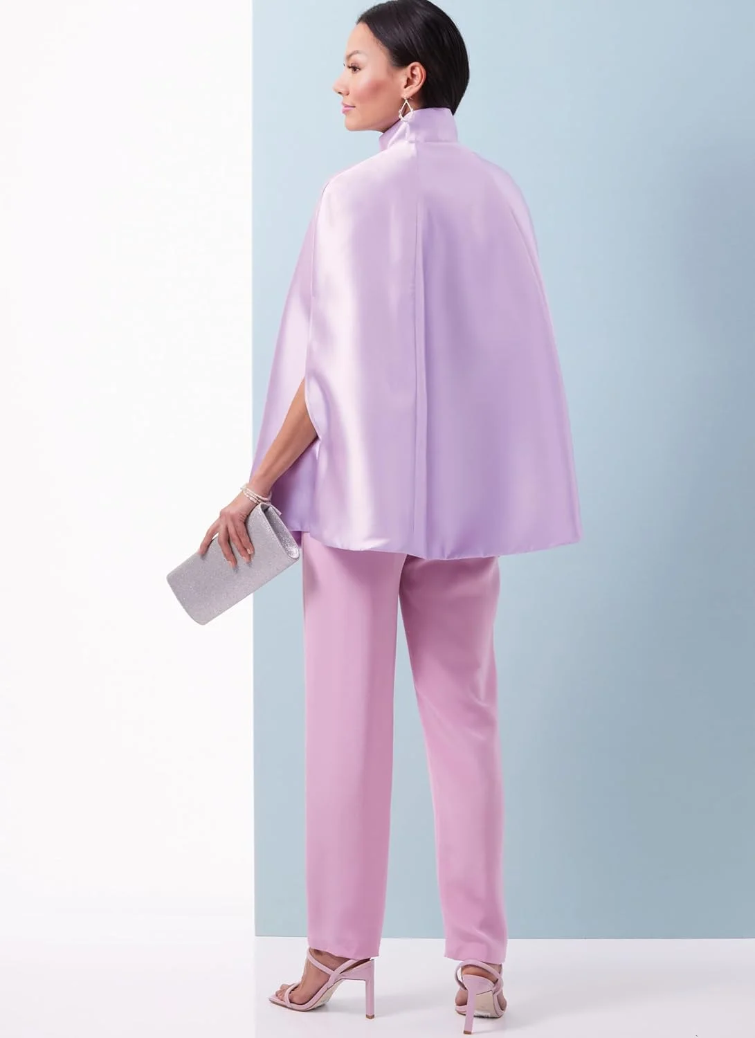 الگوی خیاطی کیپ آستردار، تاپ گشاد و شلوار جذب زنانه Butterick، کد طراحی B6978، سایز 20W-28W، چند رنگ، آسان برای ساخت