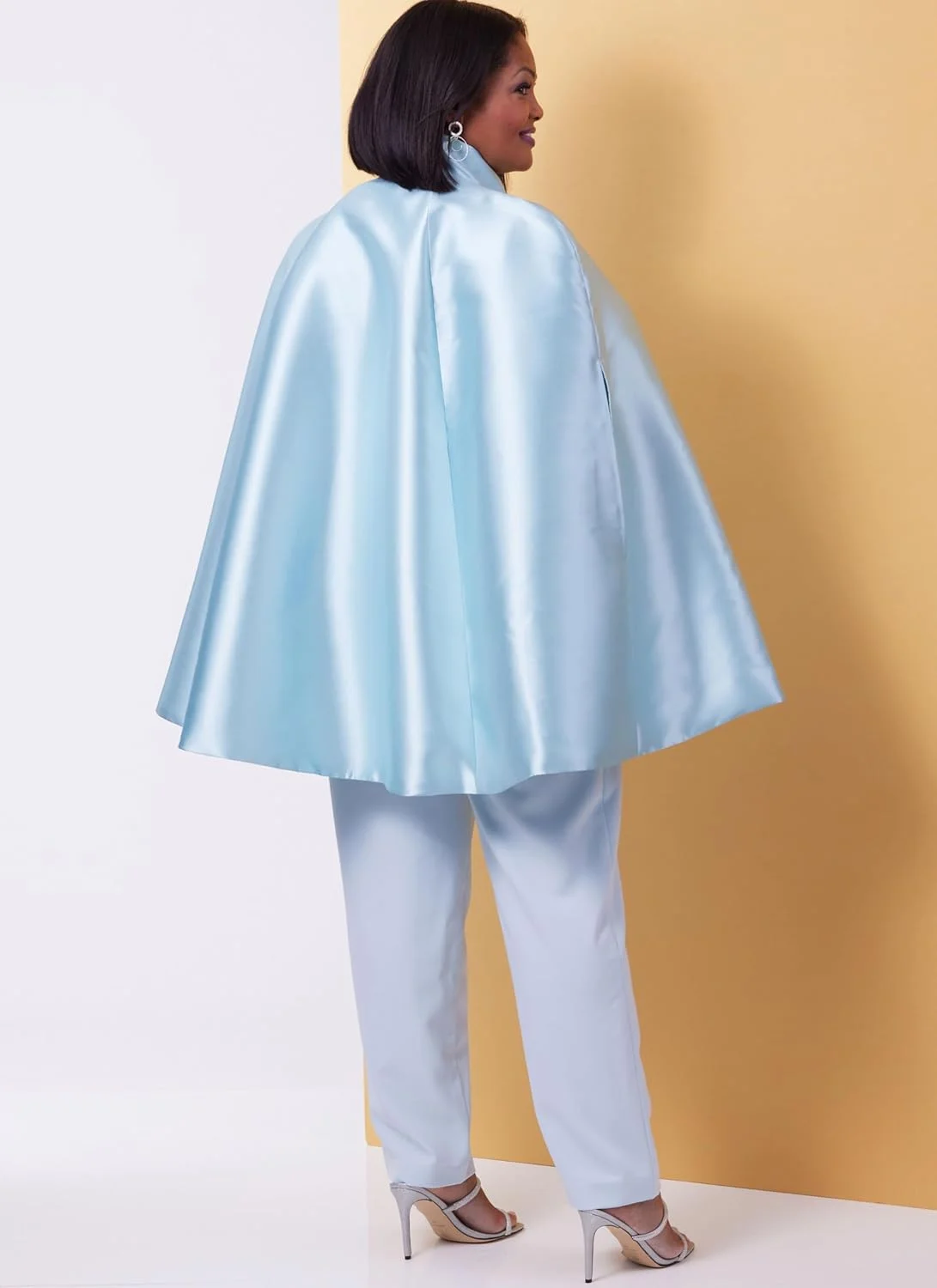 الگوی خیاطی کیپ آستردار، تاپ گشاد و شلوار جذب زنانه Butterick، کد طراحی B6978، سایز 20W-28W، چند رنگ، آسان برای ساخت