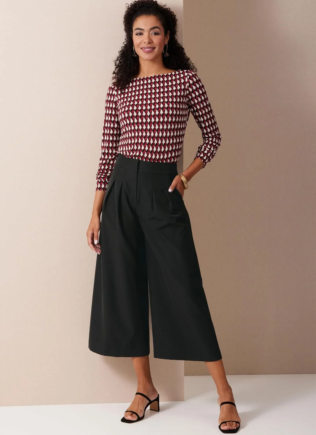 الگوی خیاطی شلوار پاچه گشاد کوتاه زنانه Butterick توسط Palmer/Pletsch، کد طراحی B6973 (بسته 1 عددی) الگوی خیاطی شلوار پاچه گشاد کوتاه زنانه Butterick توسط Palmer/Pletsch، کد طراحی B6973 (بسته 1 عددی)