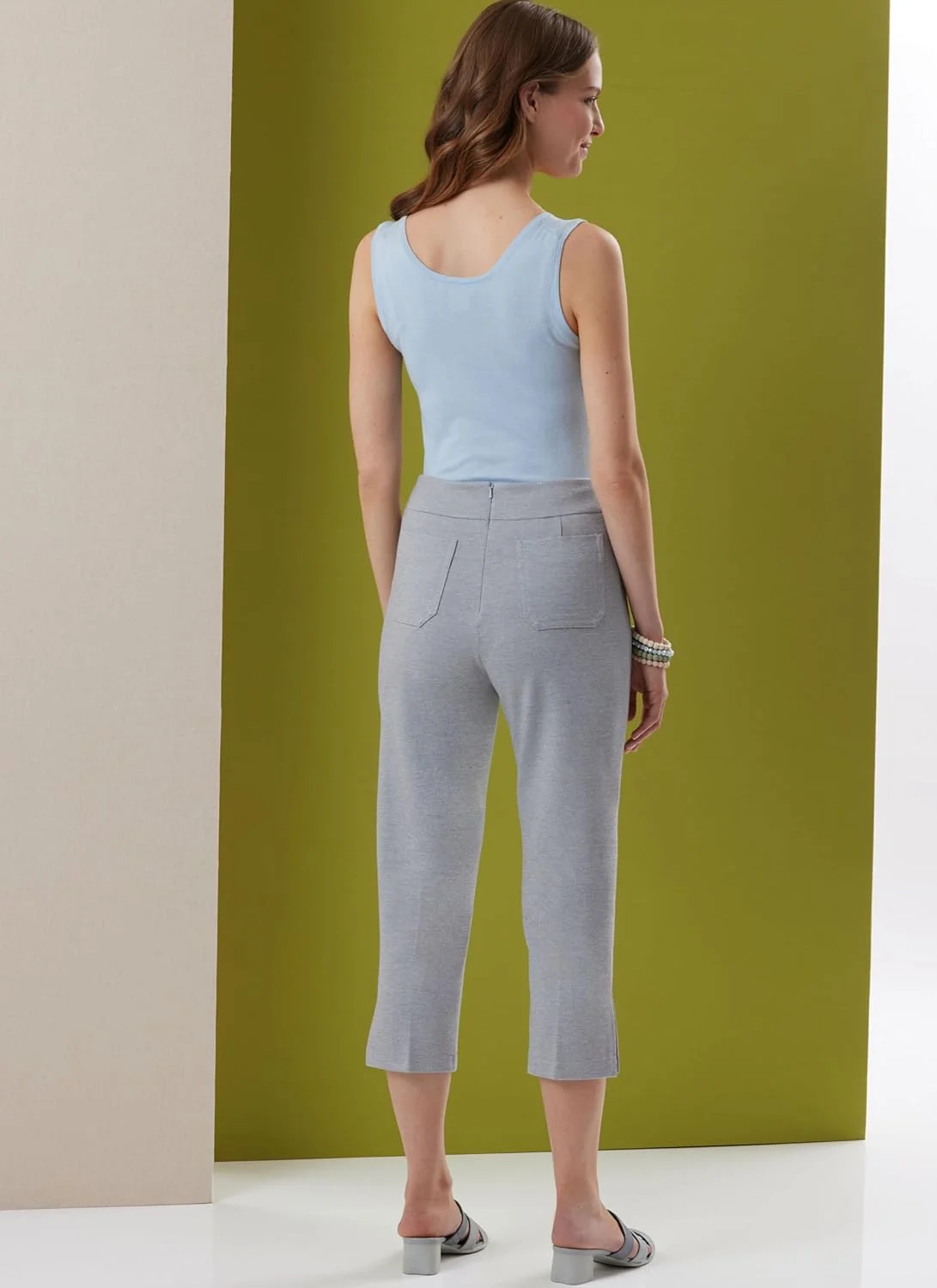 الگوی خیاطی شلوار زنانه جذب Butterick B7042Y5 توسط Palmer/Pletsch Tammie Pontsler، کد طراحی B7042، سایزهای 18-20-22-24-26 الگوی خیاطی شلوار زنانه جذب Butterick B7042Y5 توسط Palmer/Pletsch Tammie Pontsler، کد طراحی B7042، سایزهای 18-20-22-24-26