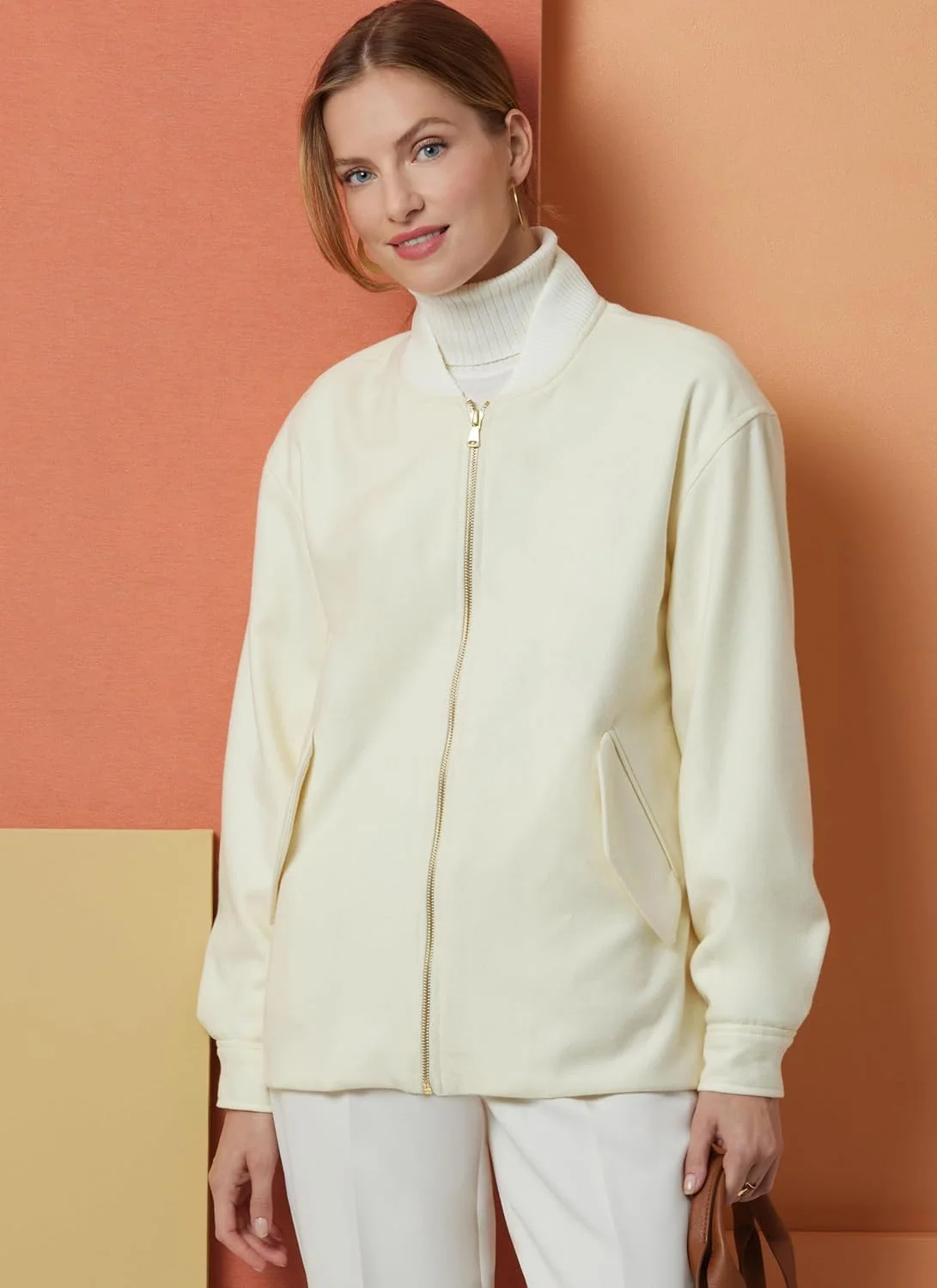 الگوی خیاطی ژاکت بمب افکن گشاد و آستردار زنانه Butterick B7008H5، کد طراحی B7008، سایزهای 6-8-10-12-14 الگوی خیاطی ژاکت بمب افکن گشاد و آستردار زنانه Butterick B7008H5، کد طراحی B7008، سایزهای 6-8-10-12-14