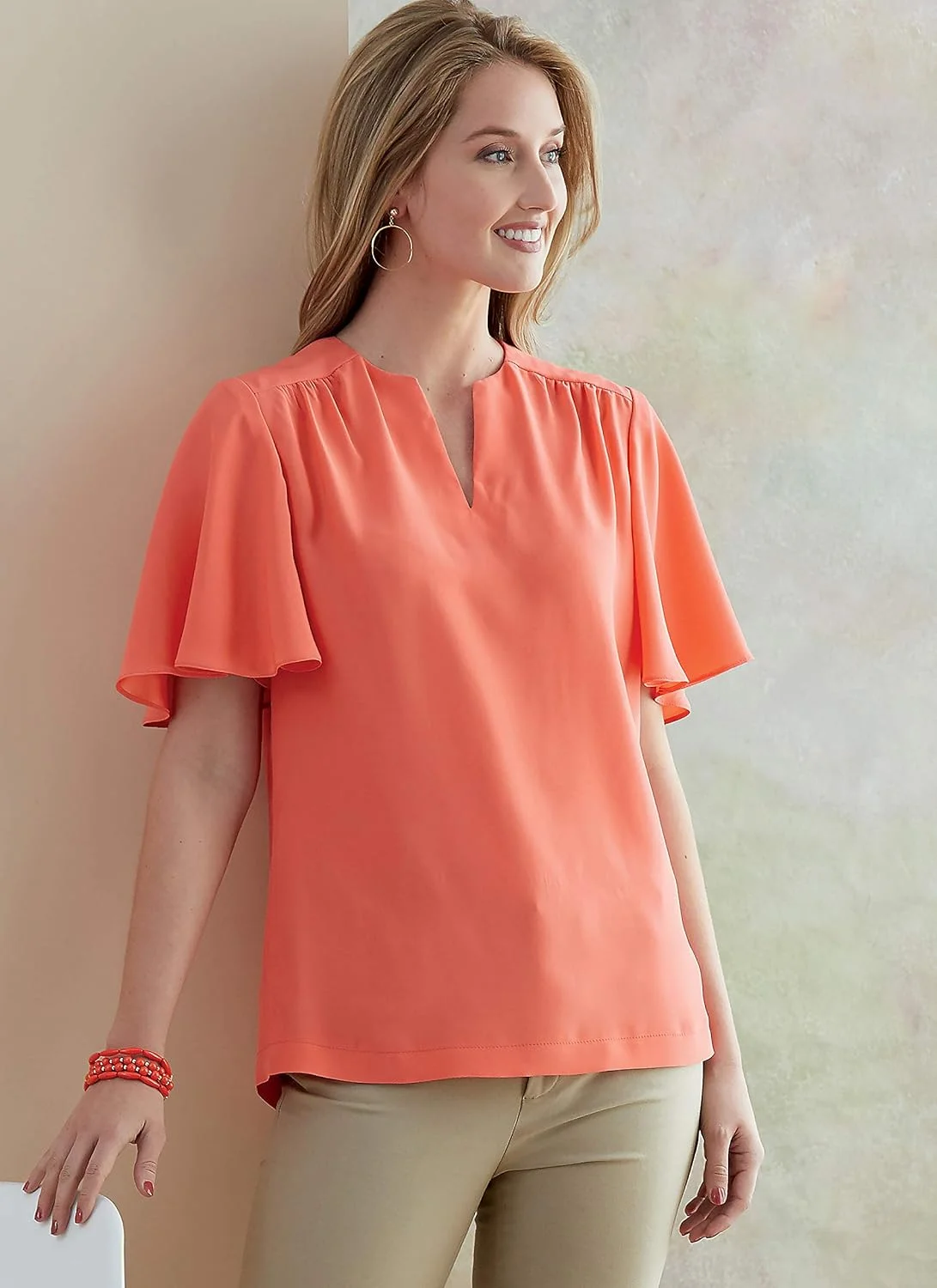 الگوهای خیاطی بلوز زنانه نیمه جذب آسان Butterick B6688A5، سایزهای 6-14، سفید الگوهای خیاطی بلوز زنانه نیمه جذب آسان Butterick B6688A5، سایزهای 6-14، سفید
