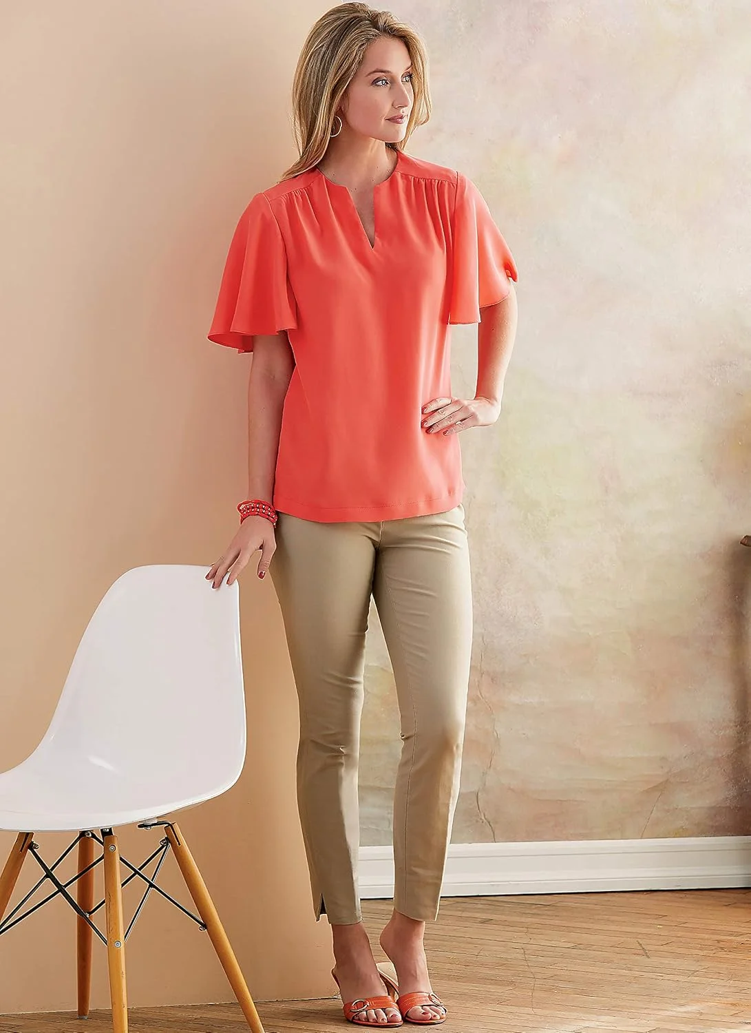 الگوهای خیاطی بلوز زنانه نیمه جذب آسان Butterick B6688A5، سایزهای 6-14، سفید الگوهای خیاطی بلوز زنانه نیمه جذب آسان Butterick B6688A5، سایزهای 6-14، سفید
