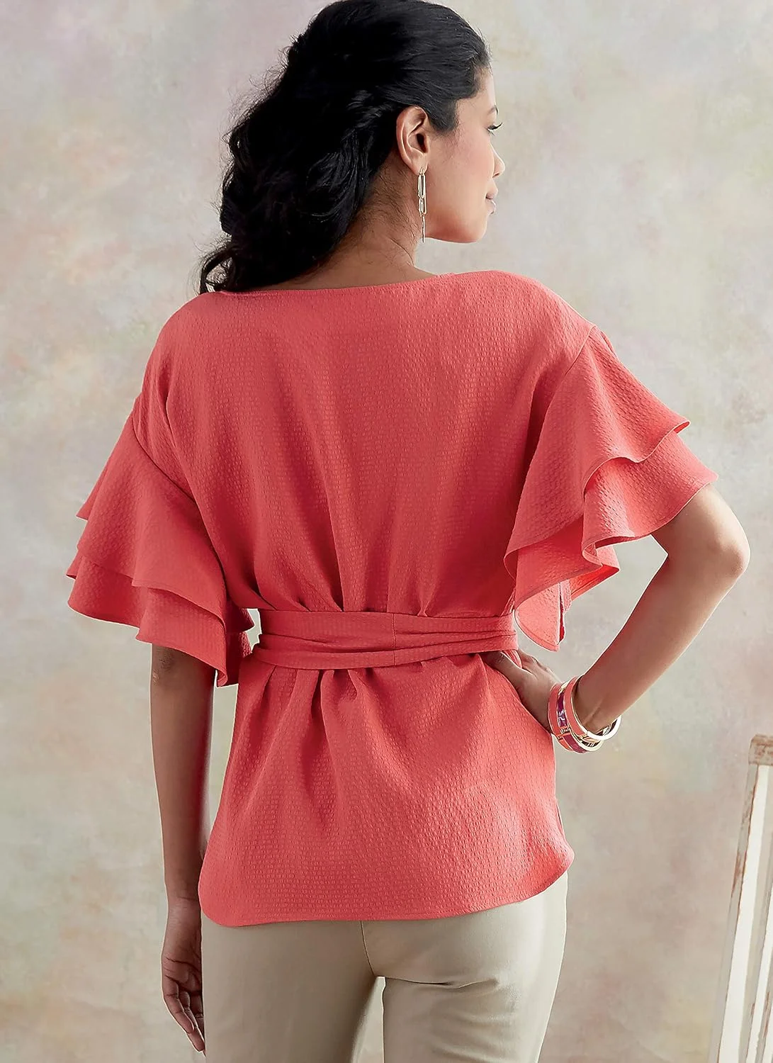 الگوهای خیاطی بلوز و کمربند زنانه بسیار آسان Butterick B6685ZZ، سایز L-XXL، سفید الگوهای خیاطی بلوز و کمربند زنانه بسیار آسان Butterick B6685ZZ، سایز L-XXL، سفید
