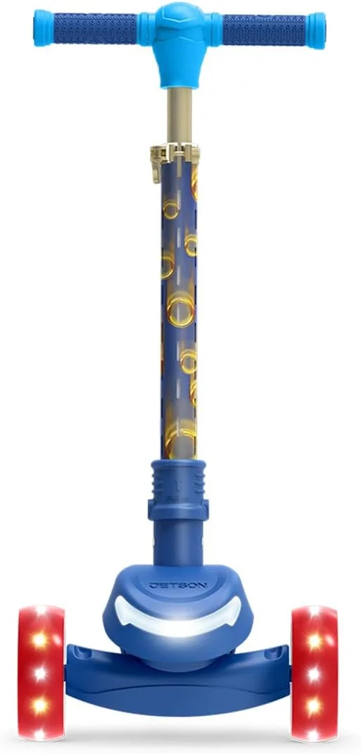 اسکوتر کودکانه جتسون با طرح شخصیت، چراغ های LED روی بدنه و چرخ های روشن شونده، بدنه سبک، فرمان با قابلیت تنظیم ارتفاع، سیستم فرمان دهی با تکیه دادن، مکانیزم تاشو آسان اسکوتر کودکانه جتسون با طرح شخصیت، چراغ های LED روی بدنه و چرخ های روشن شونده، بدنه سبک، فرمان با قابلیت تنظیم ارتفاع، سیستم فرمان دهی با تکیه دادن، مکانیزم تاشو آسان
