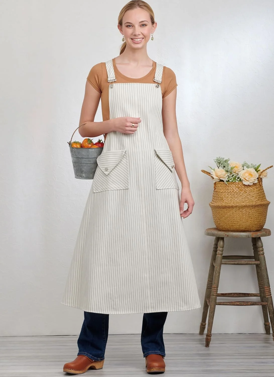 الگوی خیاطی SIMPLICITY مدل SS9938A پیش بندهای زنانه مدل A (XS-S-M-L-XL) الگوی خیاطی SIMPLICITY مدل SS9938A پیش بندهای زنانه مدل A (XS-S-M-L-XL)