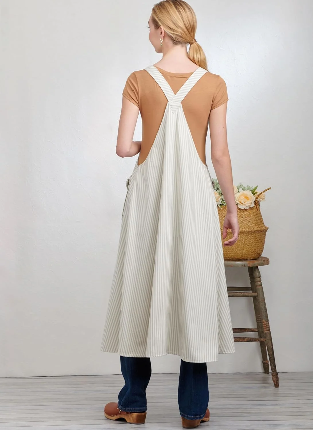 الگوی خیاطی SIMPLICITY مدل SS9938A پیش بندهای زنانه مدل A (XS-S-M-L-XL) الگوی خیاطی SIMPLICITY مدل SS9938A پیش بندهای زنانه مدل A (XS-S-M-L-XL)